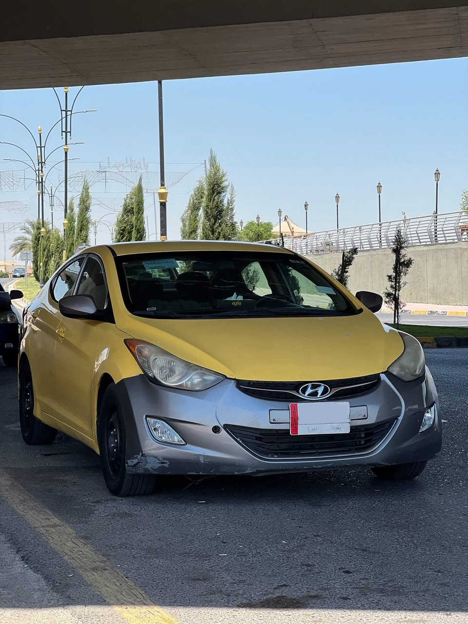 بسم الله الرحمن الرحيم 
للبيع 
‏Hyundai Elantra هونداي النترا 
الموديل 2014 
الضرر امريكه جاملغ امامي فقط بدون دواخل بدون ايربك 
بلعراق تبديل باب خلفي وصبغ بل دوسه وباب السايق بي شويه معجون 
مكينه 18 دوش شرط لا نفخ ولا صرف والكير كذالك
رقم الماني بغداد شرط الوكاله والتحويل 
هيئه وغرامات كلها صفر 
الموصفات 
1 تربيد + تدفئه شرط 
2 تحكمات ستريرن جهتين 
3 كروز سرعه + قفل سكريتر 
4 شاشه اندروايد
5 كاميره خالفيه 
6 قفل مركزي 
وباقي الموصفات المعروفه 
ملاحظه : السياره عليها منظومة غاز بل كامل يعني انسى شي اسمه دوانز وصرفيات 
السياره طخمها شويه يحتاج ادامه مو تعبان حيل بس يحتاجله ادامه وبيها كم ملاحظه تعرفون تكسي وبل شارع 
السعر ( 93 $ ) وبيها مجال 
للاستفسار … 
*********** 
***********
مكان السياره الموصل
