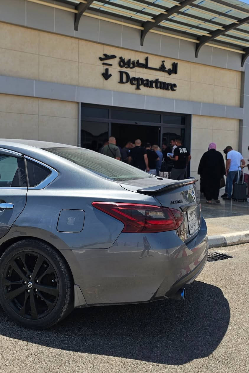 نيسان التيما 2017 SR  النسخة الرياضية
رقم وسنوية جديدة اربيل

الممشى: 93 ألف ميل

محرك 4 سلندر 2

شاشة + كاميرا خلفية

مثبت سرعة

تحكم ستيرن

الحالة:

محرك وكير بالشرط ممتاز

ما تحتاج اي مصرف
تبديل بونيد فقط بدون دواخل صور الحادث بالمنشور.

السعر: 128 ورقة (12,800 دولار)

📞 للاستفسار: (***********)
