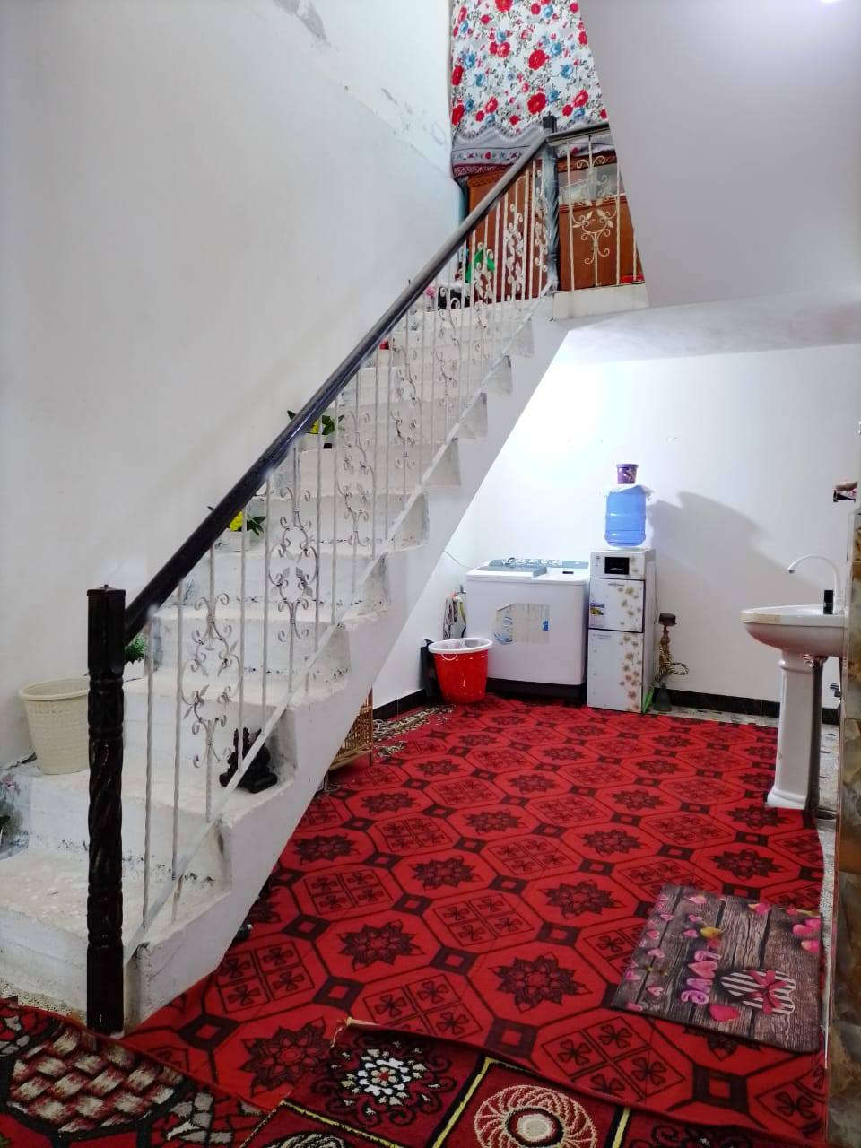دار للبيع حواس نزلت جبار الكهربائ  مساحه 200 متر  يحتوي🏘️ علئ غرفتين نوم صاله استقبال ومطبخ  طرمه كراج سياره 
يرهم مراوس  
***********
