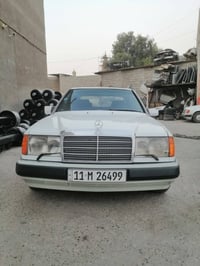 مارسيدس E300 كشنات الاماميه كهرباء والجام الامامي كهرباء والجام الخلفي...