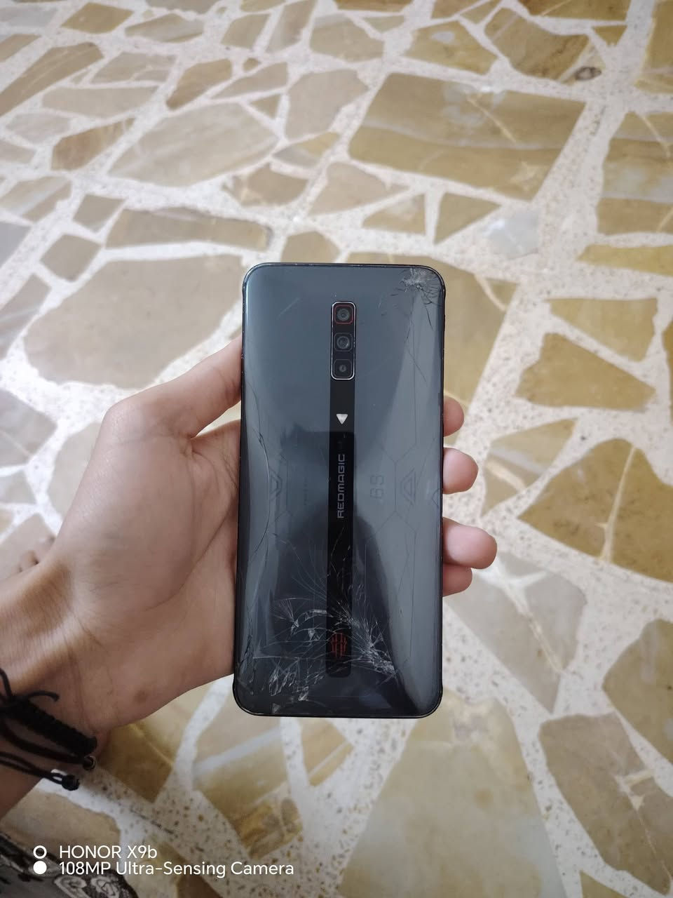 جهاز ريد مجك 6sبرو ذاكره 128 مكفول من كلشي بس ضهر مكسور شاشه 165هرتز بوبجي120فريم لمسه فول وسلااسه تخبل قفله كلش260ويا شاحنة الصليه مكاني بصره حي الصدقاء متواجد بس واتساب ***********
