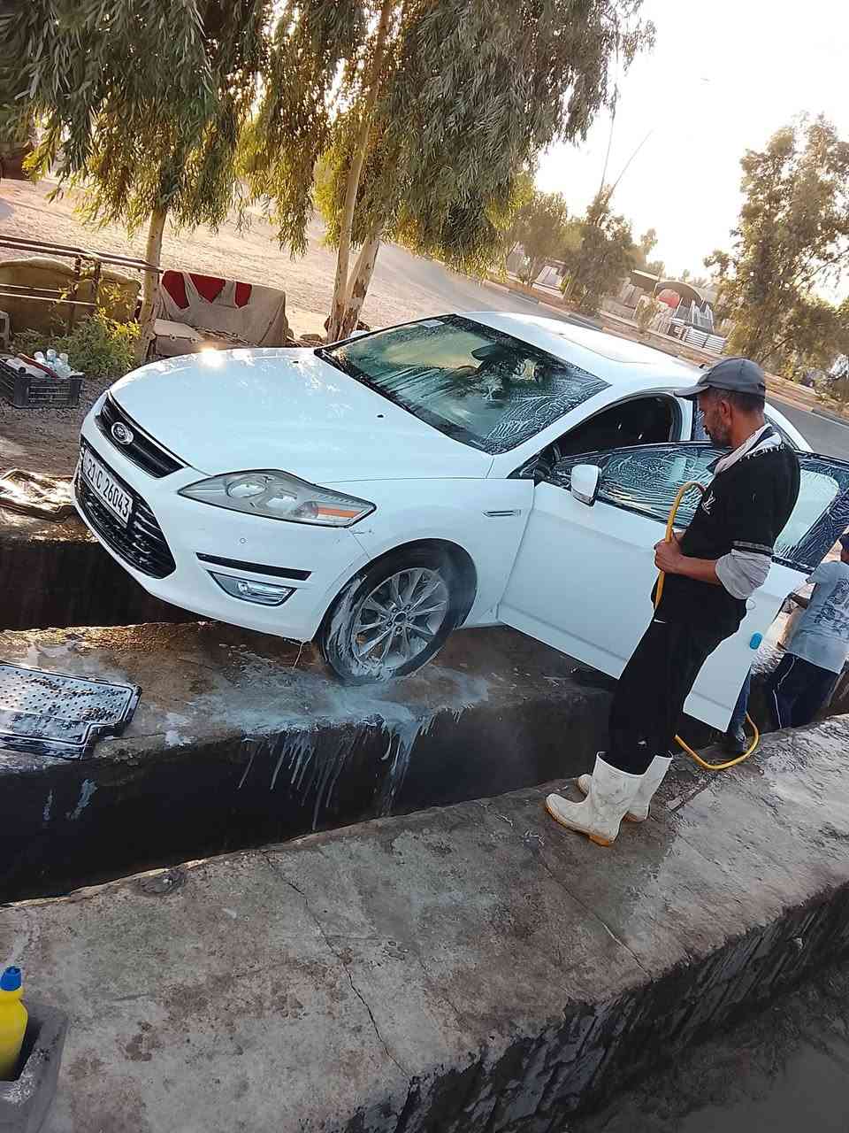 سلام عليكم ورحمه الله وبركاته 
فورد مونديو موديل 11 خليجي 
مكينه الفين ونص 
سيارة بدون ضرر فول موصفات 
سعر 105 بيهه مجال قليل 
***********
