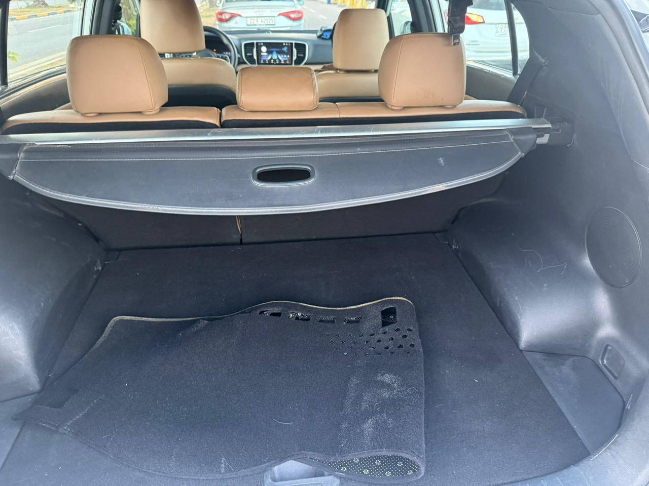 السلام عليكم
سبورتج خليجي 2018 ماشية 108 الف
مكينة دوش 2000 حساسات وشاشة وكاميرا وزراك لايت وتحكم ستيرن كشنات جلد سونار مرفق مع الصور مكاني بغداد الدورة شارع 60 
السيارة باسمي تحويل ثاني يوم ب 180 بيها مجال للاستفسار اكثر
***********
