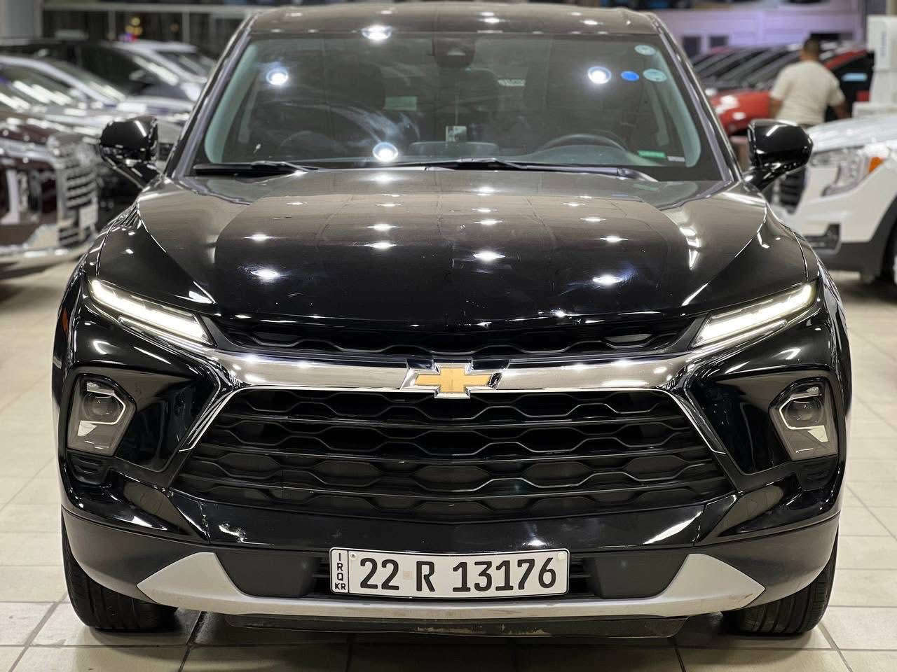 سلام عليكم شوفر ليت بلايزر 2024 2LT كفاله عامه من كلشي ماعده بارد بلبنيد وصور الحادث مرفقه بلمنشور 2000 تيربو المكينه مالتهه ماشيه 15الف بعدهه زيرو السعر 223للستفسار  ***********
