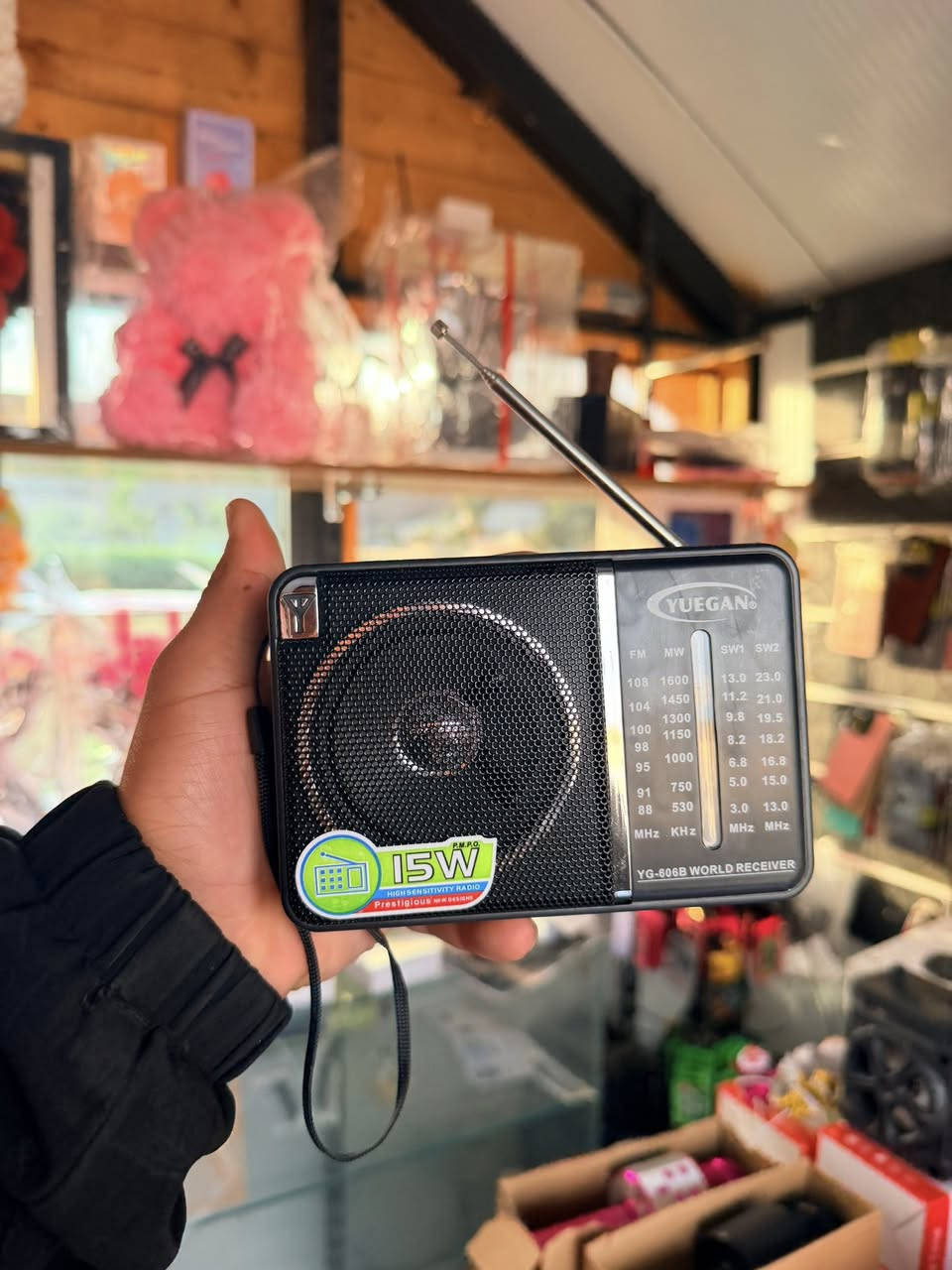 انتيكات قديمه الراديو يشغل بلوتوث و راديو و فلاش  السعر 10 الأسود بطاريات كبار
الجوزي  ليثيوم هم بلوتوث شحن تابسي و راديو اخبار السعر 15 ألف توصيل متوفر 
الرقم ***********
