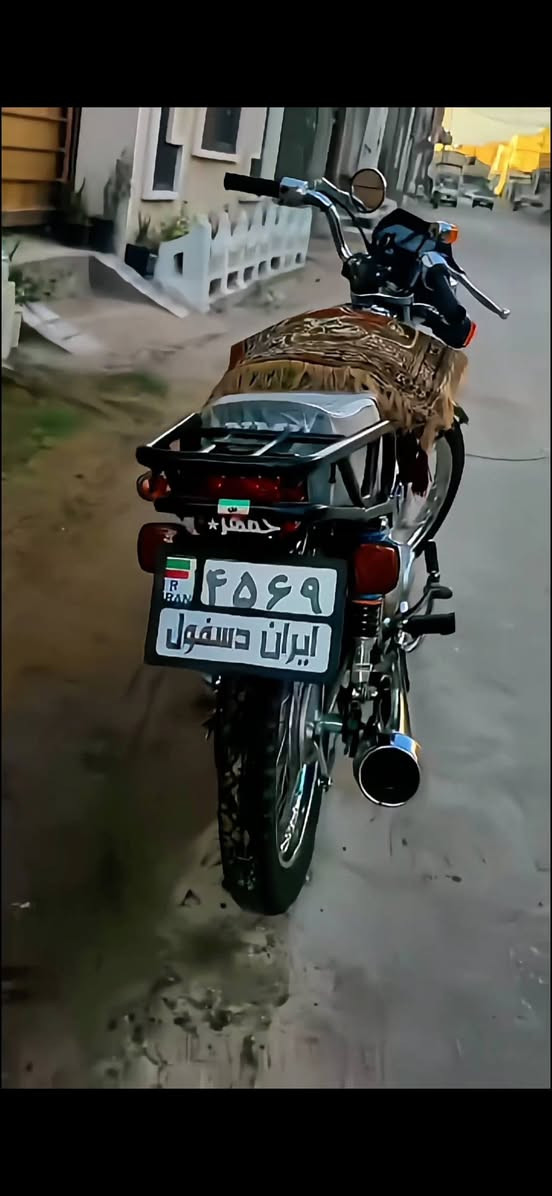 ااسلام عليكم دراجة تعمير 25 للبيع  مكينة انتنس ما مفتوحة كفالة  عامة من كلشي دراجة مرتبة برغي تجاري مابيها غراض كلة اصلي  مكاني كربلاء  للأستفسار راسلني خاص وهذا رقمي ***********
