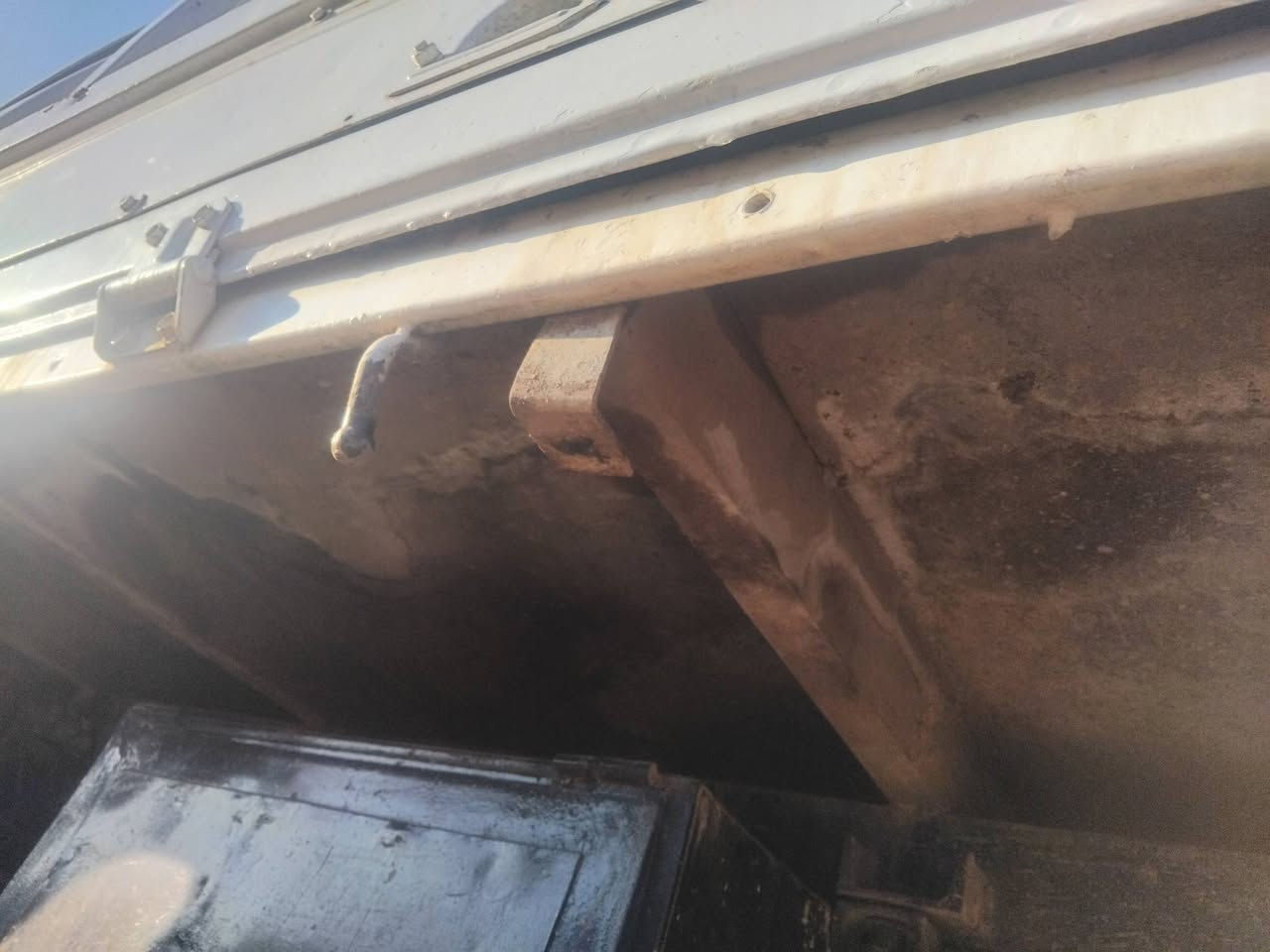 سلام وعليكم بدي داينه بتره البيع الرضيه جسر جنل ومقلف حديد مو خشب  واضافه مثل ما شوف بل صوره عنوان بقداد جرف نداف  وه معروف قياسه بتره 160 ب 310 اعتقد شاصي 70 تلفون  ***********
