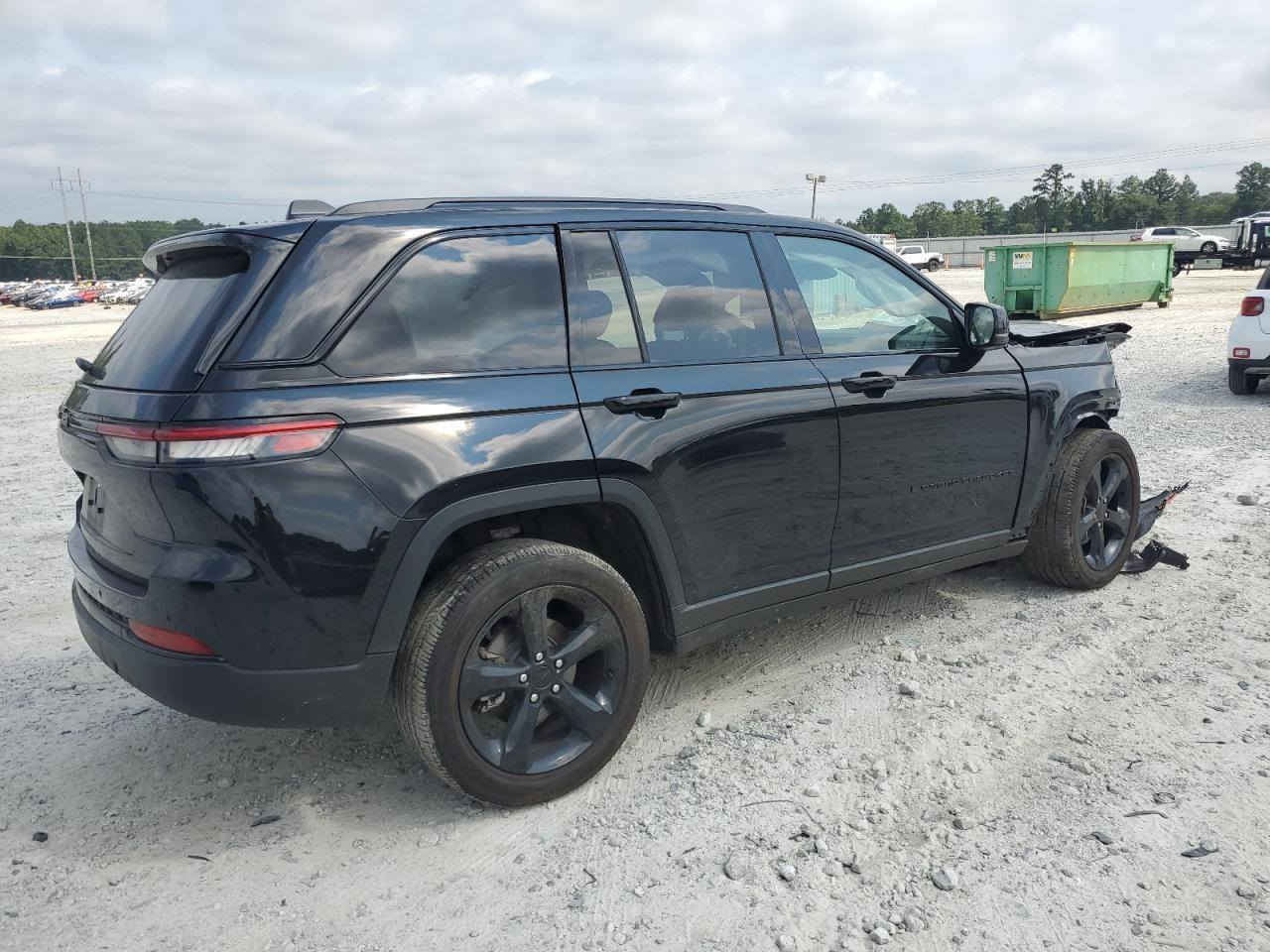 جيب كراند شيروكي فئه بلاك توب موديل 2024
السيارة اليوم وصلت للحرة بلأردن معرض ٢١ 
محرك شغال الفيديو مرفق بالمنشور 
سيارة تو ويل 5 راكب 
محرك ٦ سلندر 
مواصفاتها مبينه بصور 
تدخل  كمرك 
تدخل كتاب شهداء 
عنوان المنصور شركه الاسطورة قرب مطعم كباب حجي محمد 
السعر المطلوب 219$ 
***********
***********
