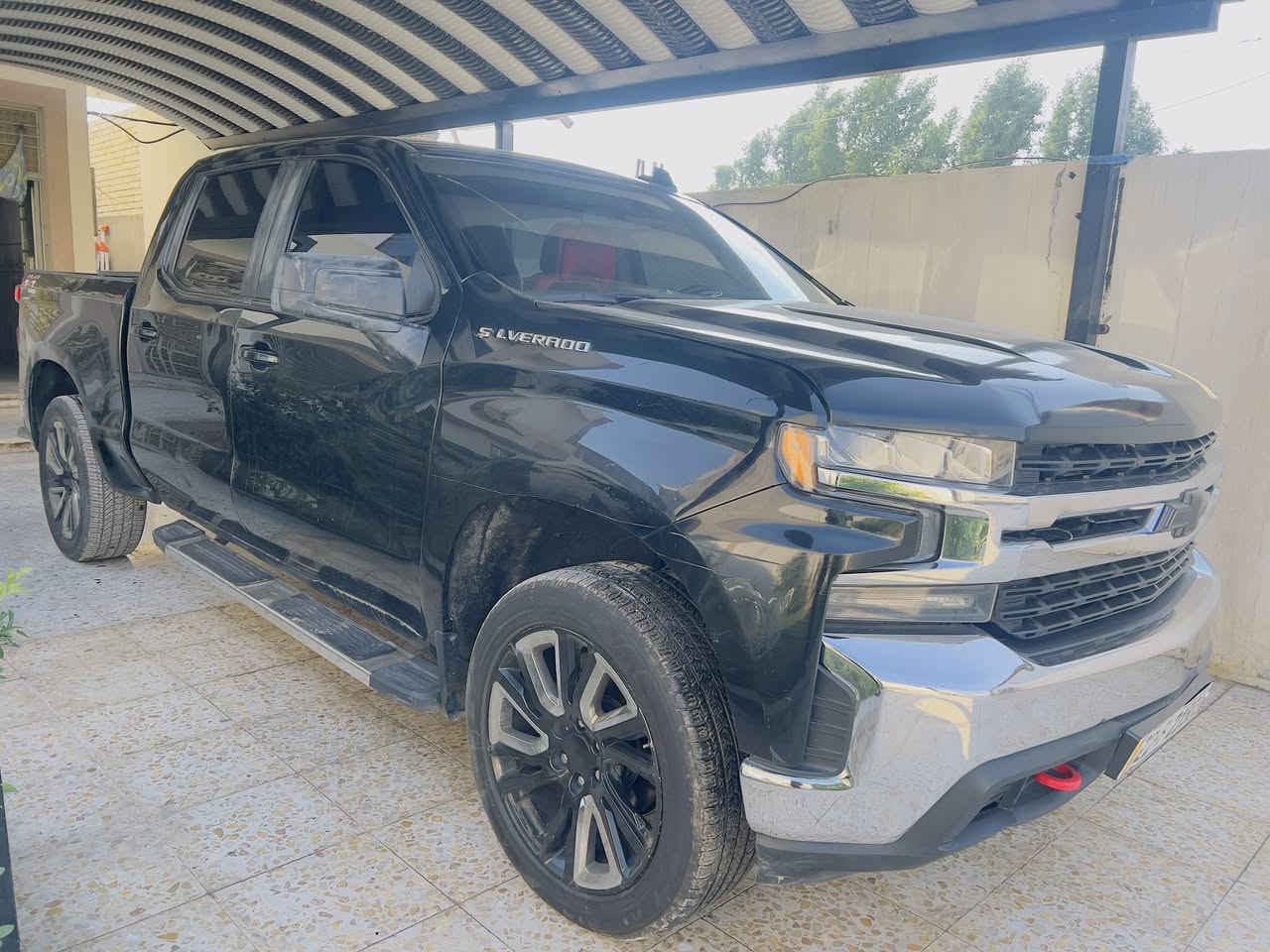 السلام عليكم 
للبيع سلفادور 2020 
تحول سريع السنوية تسقط 2028 
تحتوي على تخويل تضليل صادر من المرور العامة 
فول مواصفات 
8 سلندر 
مكينة 5300 
كشنات كهربائية 
شاشة دشبول 
معروفه مواصفاتها 
تخم تاير جديد 
باتري جديد 
تبريد ثلج 

السعر 225 $ وبيها مجال 
العنوان بغداد 
***********
