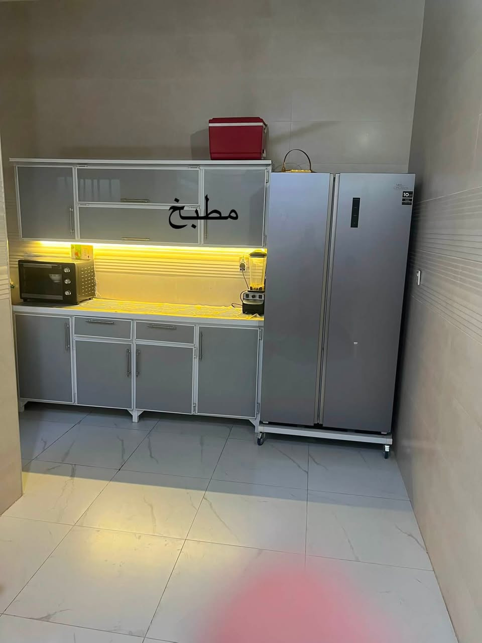 السلام عليكم بيت للبيع ب صياغ قرب حسينية  الباقيات الصالحات المساحه 100متر البناء مسلح طابوك مكون ألبيت من غرف صاله استقبال مطبخ حار وبارد صحيات خارجيه وداخليه وطارمه فول مواصفات خدامات ماي كهرباء شارع تبليط ارصفه للاستفسار رقم الهاتف ***********
