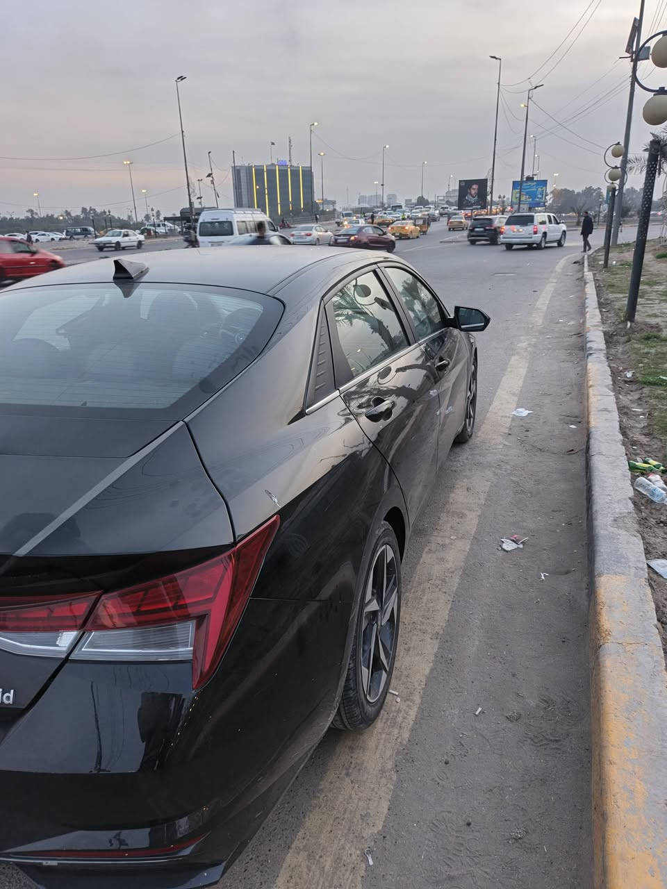 سلام عليكم
النتره وارد امريكي حادث جاملغ سرقه 
موديل 22 ماشيه 52 
رقم بغداد هايبرد فول مواصفات 
شاشه بصمه فتحه كشنات جلد  ستيرن تدفئه تبريد 
السياره خير من الله 
رقم انكليزي هزه جديده  بسمي شرط التحويل 
السعر 145مجال بسيط
مكاني بغداد الشعب 
***********
