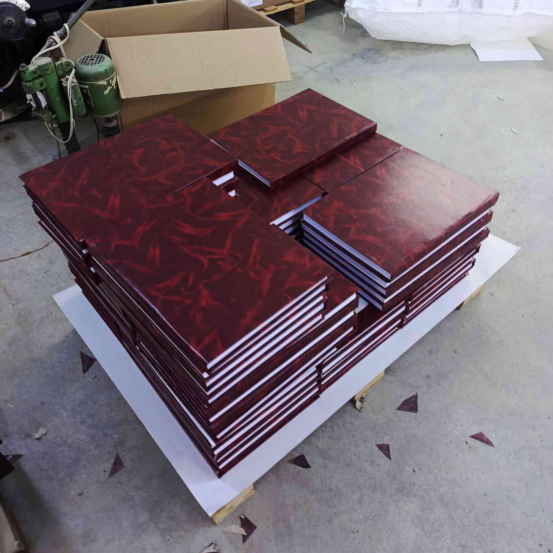 متواجد صحاف 
مشغل معامل عدل جمالي 
كاصوص عدل وثلاثي 
تجليد فني 
كادر مختص 
للاستفسار 
واتساب 

***********
