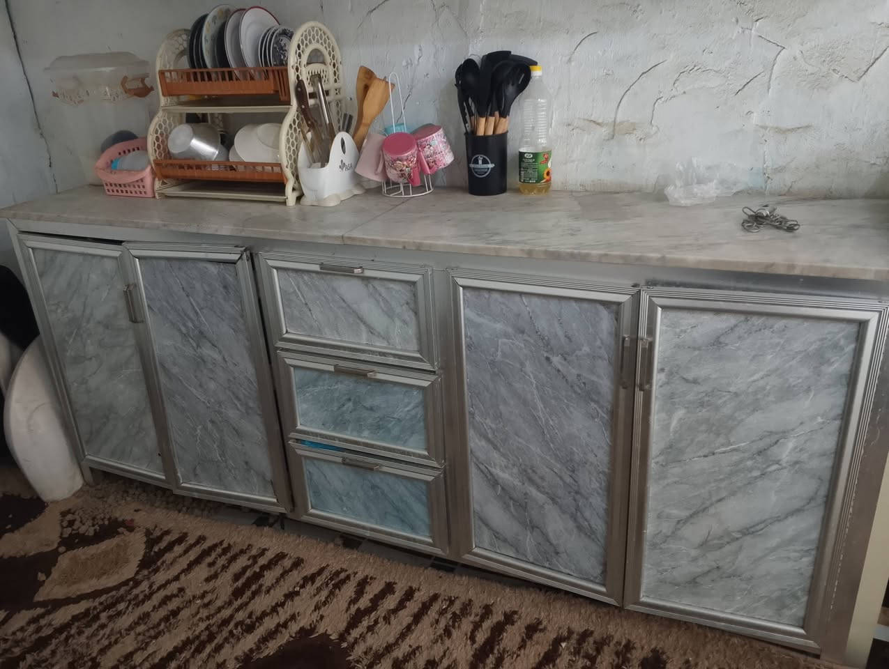 سلام عليكم غرفه خشاب لبيع بعتهي نضيفه سعر ماله 550 وبيه مجال واني خادم 
وكاونتر يضن مال مطبخ بعده جديد ونضيف هم لبيع سعر مال لكاونتر 100 وبي مجال واني خادم ***********
لعنوان بلعماره حي ندا
