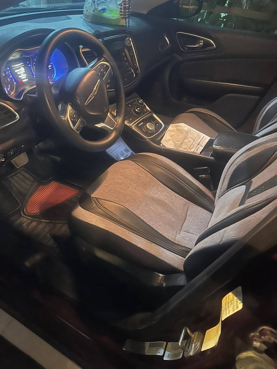 السلام عليكم رمضان كريم عليكم 
سيارة C200 موديل 2015 نظيفة جدا محرك جديد مكفول كير وحدادية وتبريد وكافة التفاصيل جاهزة من كلشي 
المحرك 2400 ، كشرها كلش حلو ما بي لا جراد ولا اي شي نظيفة كلش، كشن كهربائي، شاشة وكامرة خلفية ، كير ماوس وبعد هواي تفاصيل حلوة حادثها بسيط بس جاملغ امامي بدون شواصي ومثل ما موضح بالسونار … رقمها كربلاء مكانها النجف سعرها 98$ ورقة وبيها مجال بسيط جداً وبالعافية على الياخذها للتواصل ***********
