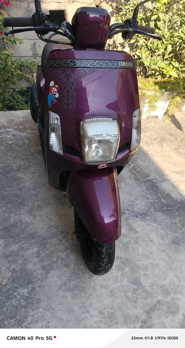 بوليس مسطره 2013 ماشيه 20 صار فتره نازله من لحاويه ختم واحد مراوس بجبلي ***********
