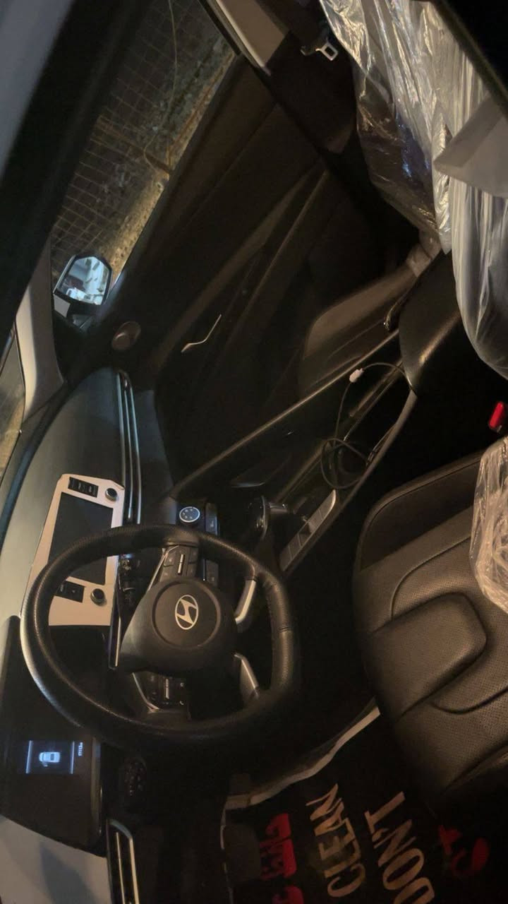 تحيه طيبه السلام عليكم ورحمة
2024  

ماشيه 17 ألف 

فتحه سقف 

ثلاث وضعيات ايكو وسمارت وسوبر 

وضعيه اوتو هولد التوقف بدون بريك 

حساس ورادار 
مكفوله 
رقم اربيل شرط تحويل مباشرة 
السعر 145 ورقه 
أي استفسار رقم صاحب السيارة 
*********** علي 
مكان بغداد حي جهاد
