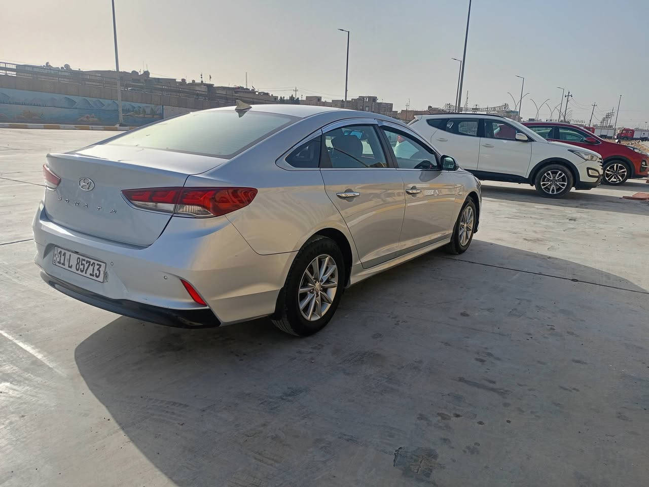 سوناتا 20 غاز بلادي رقم بغداد بأسمي بيه قطعه وحده من كوريا رش فقط بيع او مراوس مديل احدث لون أبيض السعر 150 وبيه مجال ***********
