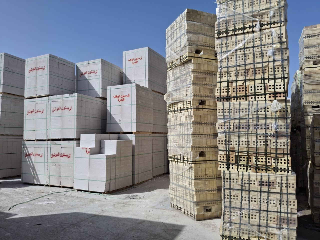 ـــــــــــــــــــــــــــــــ
✨🏗 شركة فهد كركوش للمواد الإنشائية 🏗✨
ـــــــــــــــــــــــــــــــ
🔥 الثرمستون 🔥
① ثرمستون الوطنية — 325
② ثرمستون الحوشان — 315
③ ثرمستون الشمس — 320
④ ثرمستون بلد السلام — 320
⑤ ثرمستون إيراني باروش — 340
⑥ ثرمستون أسد بابل — 365
🧱 البلوك والطابوق 🧱
⑦ بلوك الصناعية 650 مطروح
⑧ بلوك جويبده 600 مطروح
⑯ طابوق عراقي — سعر الألف 185
⑰ طابوق إيراني تغليف وجهات — سعر الألف 450
🪨 السمنت والمواد 🪨
⑨ سمنت عادي فالكون — 105
⑩ سمنت المبروك العادي — 95
⑪ مادة كويتية للثرمستون — الكيس 13 ألف
⑫ مادة سيراميك — الكيس 3500
⑬ جص فني خور شيد — الطن 85 ألف
⑭ سمنت أبيض إيراني — الطن 185
⑮ بورك ميزان عراقي — الطن 80
🚧 خدمات إضافية
✔️ يتوفر كرين لرفع المواد 
📍 العنوان: البصرة — ساحة سعد مقابل مستشفى الجمهوري
📞 هاتف مسؤول المبيعات: ***********
ـــــــــــــــــــــــــــــــ
