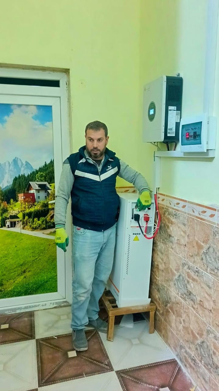 شركة الشروق للطاقة الشمسية النظيفة
👈👈👈👈في كل مكان وزمان 👉👉👉👉
👍🏻اختار ولا تحتار اتصل بنا واترك الباقي علينا 👍🏻

تم بحمد الله تنصيب  منظومة طاقة شمسية نظيفة 
  في محافظة صلاح الدين قضاء الشرقاط الساحل الأيسر قرية اسديره الفياض 

للعم ابو سعاد 
الف مبارك يستاهل كل خير 

 / الجمعه / 6/ 2 / 2026

 قدرة المنظومة 
👍  13 أمبير ليلي و 14  أمبير نهاري 🔅 💫💥

مكونات المنظومة
بطاريه 15 كيلوواط عدد 1 
اتفيرتر 6 كيلو واط   عدد 1
الواح عدد 7

عاشت ايديكم الكادر المميز
بقيادة الأستاذ ناظم الصحن 
و  الأستاذ عياد الجبوري 

مواد اصليه من ارقى الشركات العالمية 
ضمان حقيقي مع وصل مختوم باسم شركتنا 
صيانة  كادر متخصص في صيانة المظومات بشكل دوري وفي اي وقت  

شركة الشروق للطاقة الشمسية النظيفة مستعدون لشد وتنصيب الطاقة الشمسية خارج وداخل المحافظة وبسعر مناسب جدا 
متوفر منظومات طاقه شمسيه ونقد اقساط عن طريق ماستر كارد او كي كارد الرافدين حصراً 
موبايل 
 استاذ سعيد *********** 
استاذ ناظم ***********
استاذ عياد ***********
