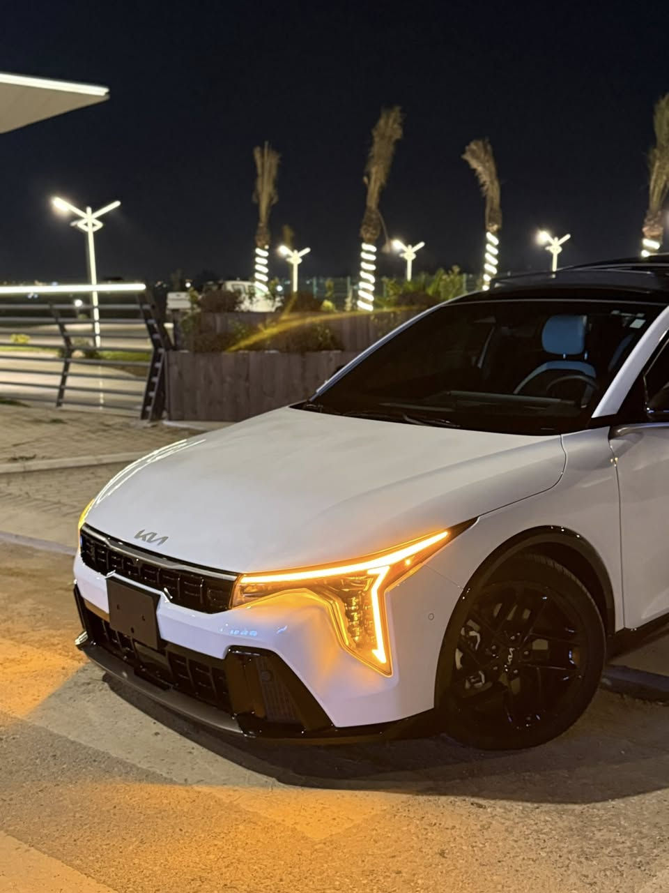 بسم الله الرحمن الرحيم ✋🏻
KIA K4 GT LINE TURBO
            خمسة كامرة 
                    اعلى مواصفات متوفره فئة K4 1/1 
1- بانوراما درجتين  
2- مقاعد جلد ذات اللون الاسود والابيض 
3- تدفئة + تبريد في المقاعد الامامية 
4- هيتر استيرن 
5- هيتر في المقاعد الخلفية 
6- شاشة امامية متصلة تدعم الابل كار بلي والاندرويد اوتو 
7- عدادات ديجتل 
8- تبريد لمس + تبريد مركزي 
9 - سماعات من وكالة. HARMON  KARDEN 
10- نقاط عمياء 
11- تحديد مسار 
12 اشاير في المري 
13 خمسة كامرة محيطية 360 درجة 
14 لايت لد 
15 بك لايت لد متصل 
16 قطعتين تبريد 
17 المكينة 16T 
18 كروز سرعة 
19 ثلاثة انظمة قيادة 
Normal sport 
Sport plus 
Cutom
20 لد محيطي متغير الالوان 10 الوان 
21- لايت امامي 8 عدسة 
22 -لد داخلي لمس 
23 - نظام الترحيب عند الاقتراب داخل وخارج السيارة 
24 - مستشعرات في الباب 
25-  خمسة وضعيات صوت المكينة 
26 -شفتات استيرن 
27_ هندبريك دكمة 
28 - بصمة 
29 - تشغيل عن بعد 
30 - كشنات مختومة بعلامة جيتي لاين 
31-دبل كزوز 
32 - عدة صندوق كاملة من ناحية الاسبير والعدة 
33- شحن لاسلكي 
34- كشنات خزن ✔️
35-توقف ذاتي عند الاقتراب من الامام ومن الخلف

اللون الابيض ومطخم بالنيكل الاسود اللماع  

الضرر قبغ الصندوق بخ فقط لا غير بدون دواخل بدون ايرباك 🫸🏻🙅🏼‍♂️

ومعروفة مواصفاتها الباقية 🤛🏻

الموقع الموصل 
الرقم للاتصال ***********
السيارة غير مرقمة 
تترقم شمالي 
صور الضرر مرفقة في المنشور 👇🏻
