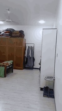 بيت مع قطعه ارض طابو زراعي سند ٢٥ نص دوم واقع الحال ١٣٥٠يبعد عن الشارع العام ٥٠ متر اله شارعين يبعد عن جسر سيف سعد ٤كيلو واجهيه البيت 17م و 10ب سم 
نزال البيت 15 م 
السطح مال البيت بي بيچات طالعات 
تصير مساحة السطح 300 م بناء حديث في الحله
مكلف بنشر ***********
