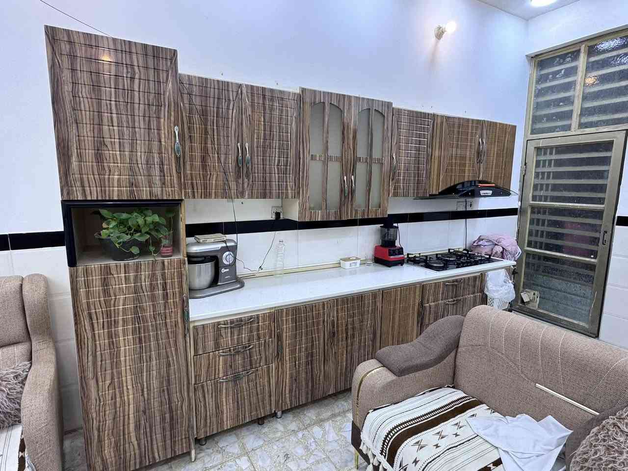 السلام عليكم غراض مستخدمه البيع
كامنتر خشب اجدي سعره 550 وبي مجال بسيط 
غرفة نوم نضيفه سعره 350 وبيه مجال تركي كنتور ست بوب 
عنواني بغداد الامين الثانية رقمي ***********
