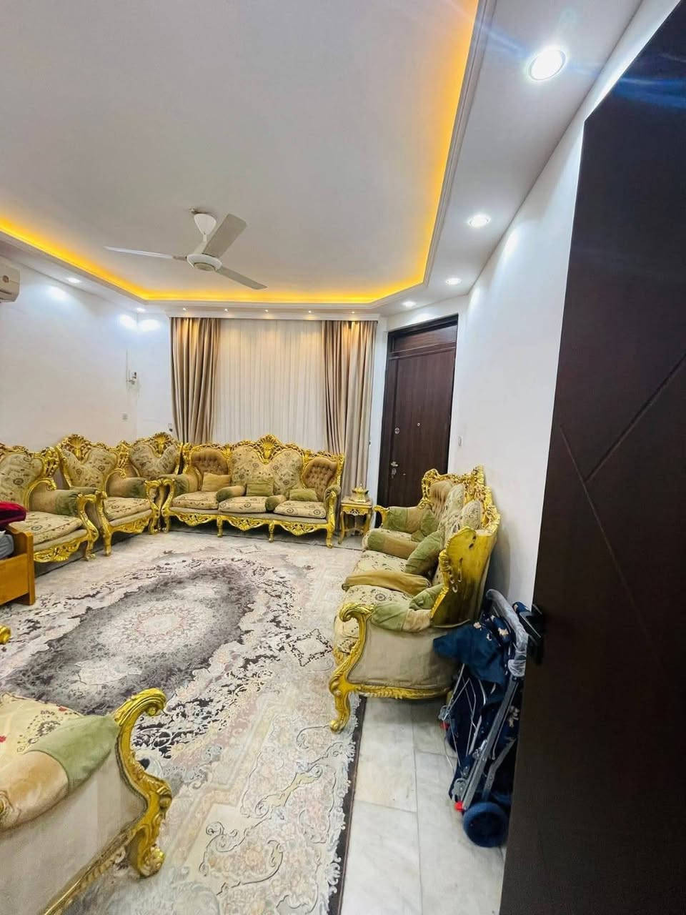 تجـــــــــاري الكرامـــــــــة 
🏘دار للبيــــــــــع (تجــــــــاري)
سنتـٓــــر علـــــــىٰ شارعيـــــــــن الكرامـــــــــة المشجــــــــــر

________________
المساحــــــة // 100م #طابـــــو #زراعـــــي #صـــــرف 25
الواجهـــــــــة // 9م
النــــــــــــــزال // 11.11م
________________
🏗️🧱#الطابــــــــــــــق #الأرضـــــــــــــي
غرفــــــــــــة وصالـــــــــــة وهـــــــــــــول ومطبــــــــــخ ومجمــــــــــع صحيــــــــــات ...
🏗️🧱#الطابــــــــــــــق #الثانـــــــــــــي
غرفتيــــــــــن وهـــــــــــول ومجمــــــــــع صحيـــــــــــات ...
_________________💲
للأستفســـــــار عــــــن السعــــــــر يرجـــــــىٰ تـــــــرگ تعليـــــق (السعـــــــــر) #وسيتــــــم #الـــــرد #خــــاص
_________________💲
#مكتـــــــــب
           🏗️🧱أمــــــــلاك بابــــــــل للعقـــــــار🧱🏗️
#الكائــــــــــن
   شارع_الكرامة_قرب_الضريبة_مقابل_التخطيط_العمراني
         ***********📞☎️📞***********
                             ***********
_____________________________________________
