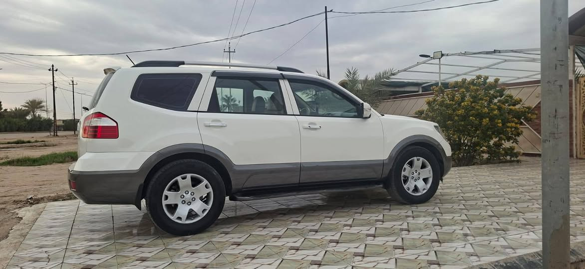 السلام عليكم كيا موهافي موديل 2014 خليجي سياره جديده رقم  انكليزي بسمي تحويل مباشر
ماشيه 130 حقيقي
المواصفات فول 1/1  
حساسات 
خزن ميموري
زراك لايت
بصمه تشغيل وبصمه ابواب 
مري شفط 
كشنات جلد و كهرباء  
3قطع تبريد مركزي 
فتحه سقف 
نظام نزول منحدرات 
جنطه شفط كهرباء 
محرك 6 سلندر مكفول من الفتح على وضع الشركه
كير مكفول حداديه جديده 
تخم تاير جديد
 
مكاني  بابل 
السعر 155 
  ***********
***********
