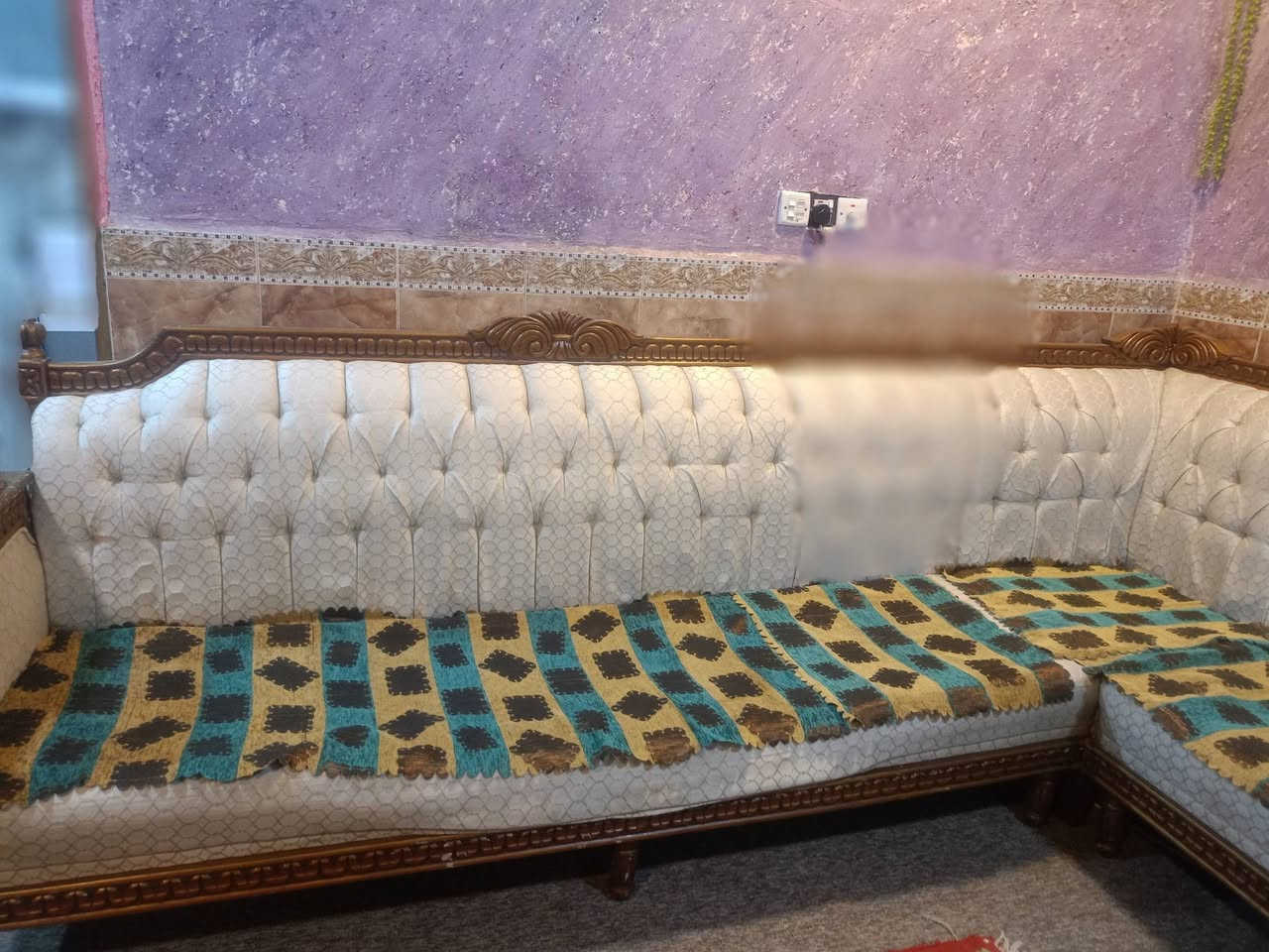 ديوان للبيع السعر 350 العنوان شط العرب ***********
