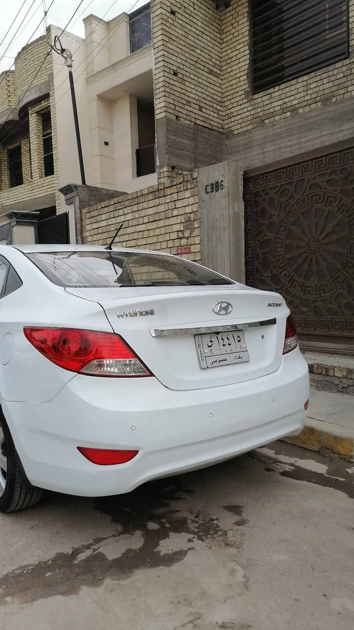 السلام عليكم للبيع هونداي اكسنت خليجي موديل ٢٠١٣ بلو🍃
فول مواصفات
محرك "1600" قطرتين 
فتحة
شاشة
اشاير مري
كامرة خلفية
داخل لونين
لايت منضومة كاملة (زينون) نهار
ويل كب ١٦
فقط دوستين صبغ وهلال
السعر 100 وبيها مجال
للأتصال *********** أحمد
مكاني الكرخ
