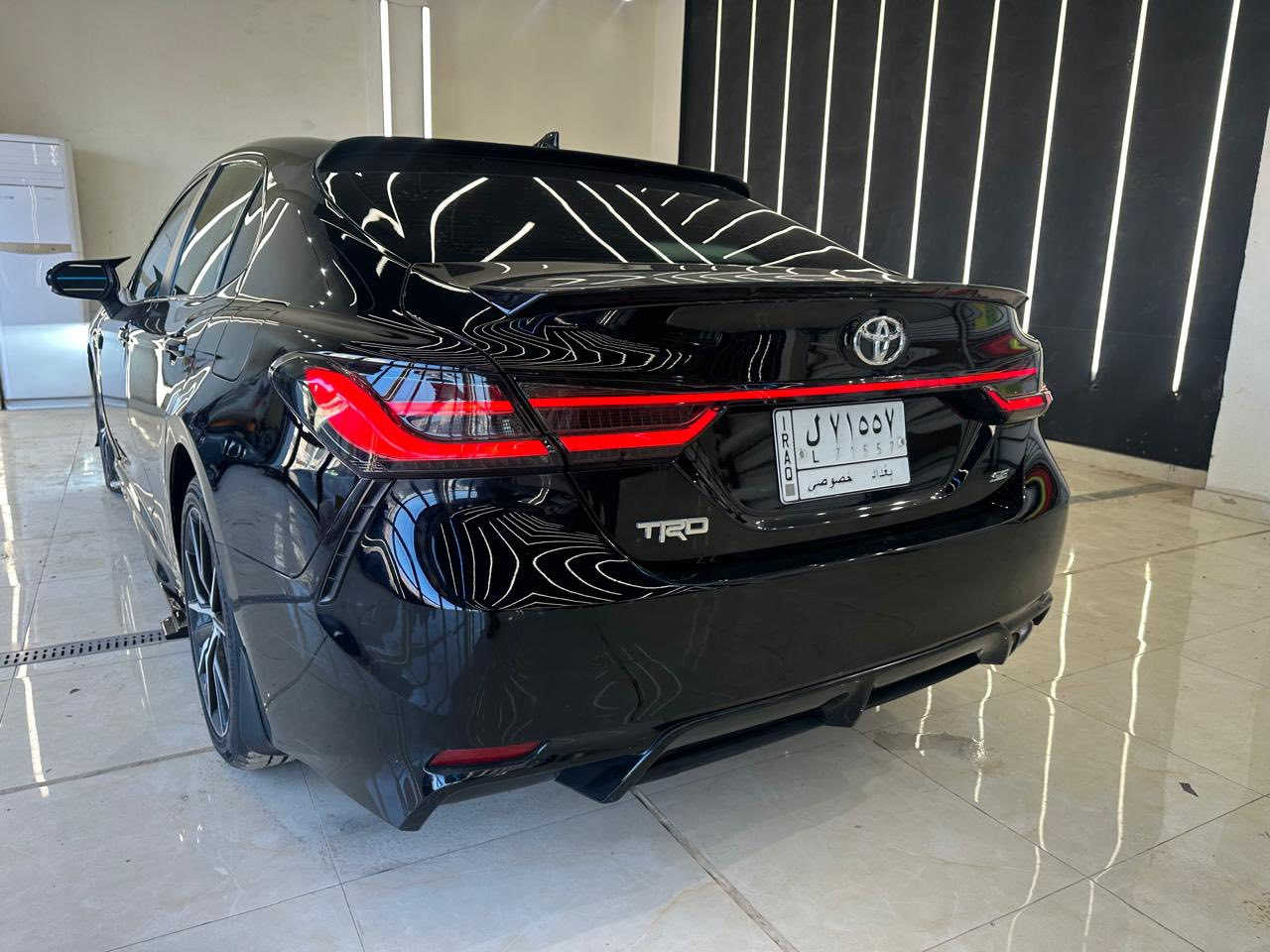 السلام عليكم 
Toyota Camery  SE+  2022
208$ 
ماشيه 59 ميل 
فتحه - بصمه - داخل احمر - سياقه ذاتيه - الكثير من المواصفاة 
تايرات جدد عدد ٤ 
باتري جديد 
محدثه شكل لكزز من الامام وشكل BMW من الخلف فقط التحديث مكلفني 1800$ 
حادثها ٣ قطع ونصف فقط لاغير 
بدون دواخل بدون شاصي بدون لغد بدون بدنه 
سونارها وصور الحادث مع المنشور 
مكانها بابل الحله 
اني مستوردها على ايدي واني مرقمها ناشر صورها قبل الترقيم وقبل التحديث 
ملاحظها مازداتها الاصليه جميعها موجوده مع السياره
  
السياره عدى حادثها الي ذكرته الباقي كله مكفول 
للتواصل ***********
