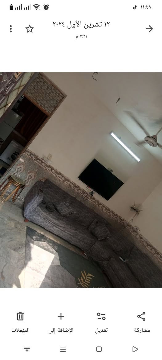 مشتمل 50 للبيع شارع 20 حي الرئاسة المنطقة الخلف معمل الغاز خلفية البيت كامل من الداخل استقبال وصالة ومطبخ وخدمات والطابق الثاني نوم وصالة وحمام كبير السعر 50 وبي مجال 
***********
