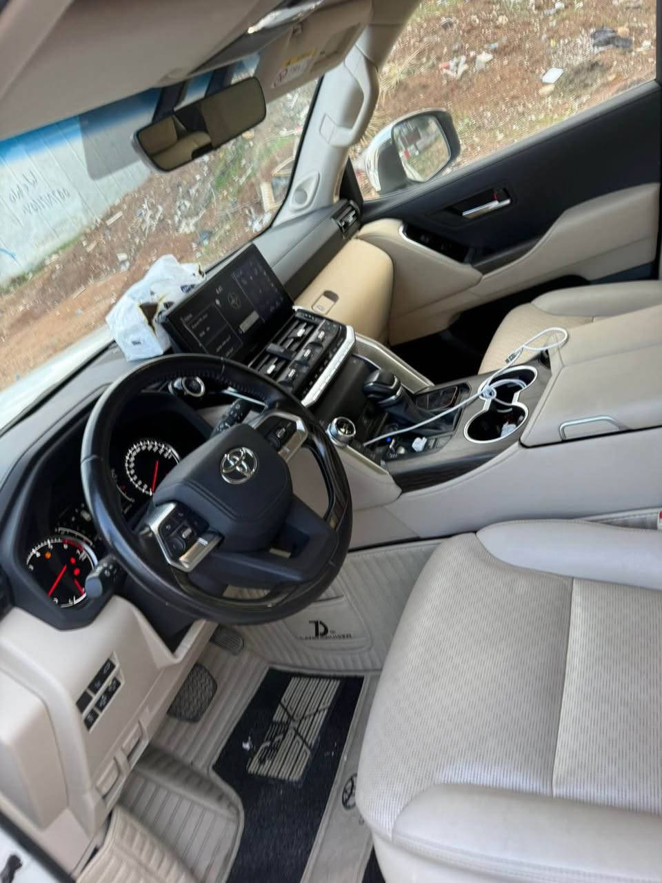 𝐓𝐎𝐘𝐎𝐓𝐀 𝐋𝐀𝐍𝐃𝐂𝐑𝐔𝐒𝐄𝐑 2024  VX   Twin turbo 𝐋𝐈𝐌𝐈𝐓𝐄𝐃 plus 
شركة ساز. بعده بحالة وكالة و ضمان شركة.  مكفولة من كلشي. على ppf كامل ضمان 10 سنوات و رقم مميز.  ماشيه 26 الف
***********
مكان سيارة اربيل Singapore
