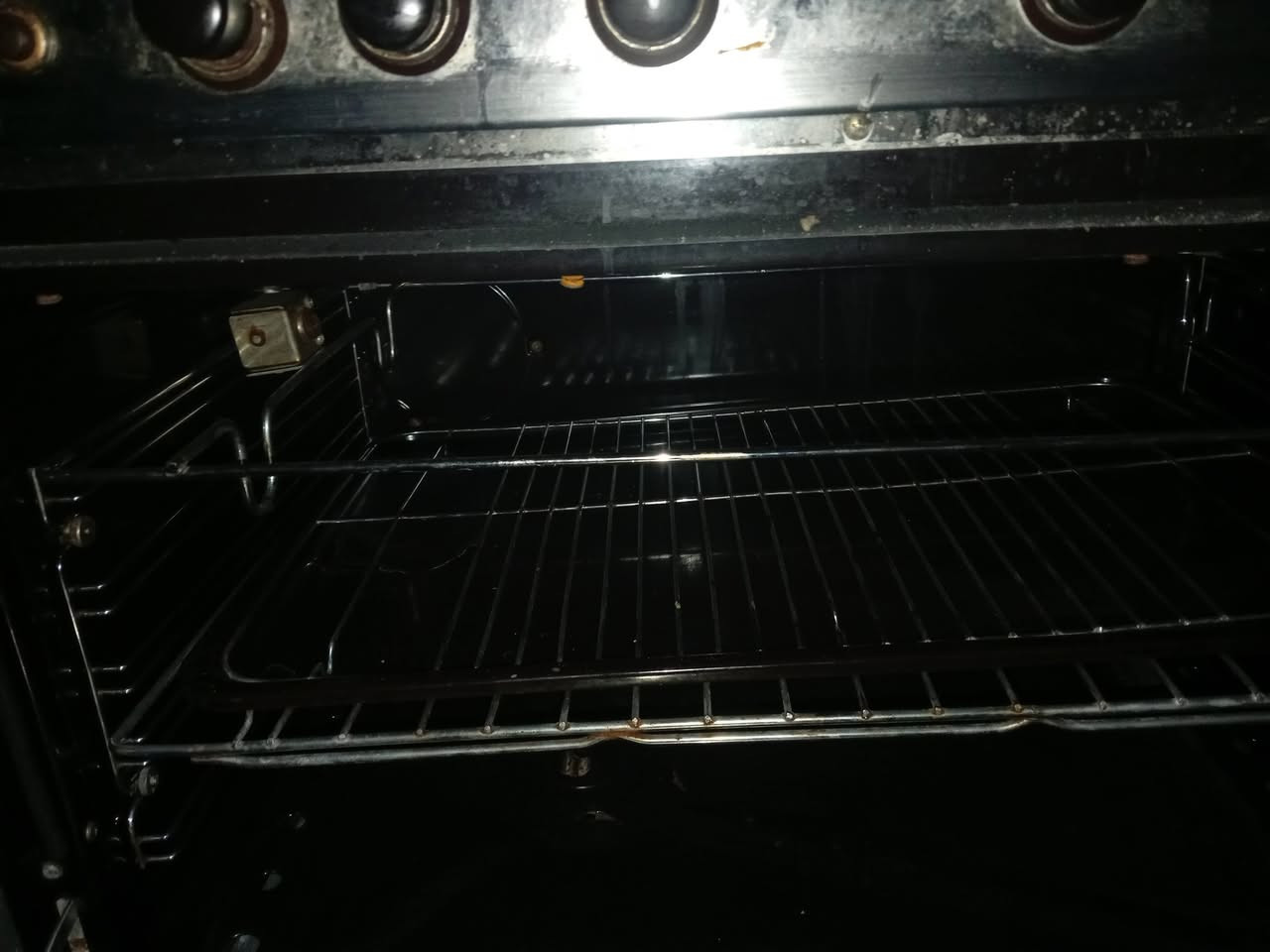 السلام عليكم طباخ كريازي نضيف الصلي السعر ٣٠٠ قفل مكان مدينه الصدر ***********
