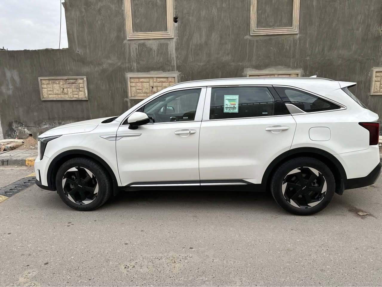 كيا سورنتو  2024 اربيل  خليجي استخدام شخصي كفاله عامه
مواصفات فووول قماره حديد 
بصمه  + تشغيل عن بوعد 7 راكب + كشن 2 كهرباء 
3 قطع تبريد بردات خلفيه.    جنطه كهرباء 
شاحن موبايل.   سايد بريك بصمه 
محرك V6 حجم  3500 وضع الشركه 
السعر 308
البصرة الجزائر رقم صاحب السياره ***********
مكلف بالنشر ‏ البصرة, العراق
