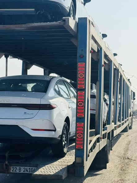 BYD Qin plus   💥 الداخل الابيض 
انتباه 🔴🔴🔴 موديل 2025 

🟩 السعر : 18,700,000  مليون دينار عراقي 

   ♦️ انتبه هاي داخله أبيض مو اسود قطع قليله تجي ♦️
 
سيارة سيدان مدمجة بنظام هايبرد🔥 PHEV 
تجمع بين محرك بنزين هايبرد   بلكن ومحرك كهربائي

أبرز المواصفات :

🛑 بطارية ليثيوم فوسفات تدعم الشحن السريع
🛑 شاشة  إنش بنظام ملاحة وتحديثات OTA
🛑 نظام صوتي بـ6 مكبرات صوت + ميزة الكاريوكي
🛑  حساسات وكاميرا خلفية – مثبت سرعة – مقاعد جلد 
🛑  تصميم خارجي عصري بمصابيح LED ومقصورة عازلة للصوت
 
المواصفات 
حساس خلفي 
كامراة خلفية دوارة 
اوتو هولد
تشغيل السياره بصمه مع دخول ذكي
مقاعد جلد 
لايت زينون 
لد نهاري LED
بك لايتLED
3انضمة للقيادة 
مانع تزحلق
مثبت سرعه 
تشغيل عن بعد 
شاشة ذكية تدعم جميع البرامج
 سعة الخزان 65 لتر  اتمشيك 2100 
🔥 السعر 18:700,000 🔥

ــــــــــــــــــــــــــــــــــــــــــــــــــــــــــــــــــــــــــ
📍عنوانه بغداد  معارض البياع المدخل الرئيسي مقابل محطه وقود السيديه 

أوقات الدوام من 9 صباحا الى 9 ليلا 
ــــــــــــــــــــــــــــــــــــــــــــــــــــــــــــــــــــــــــــــ
للاستفسار 
***********
***********
***********
