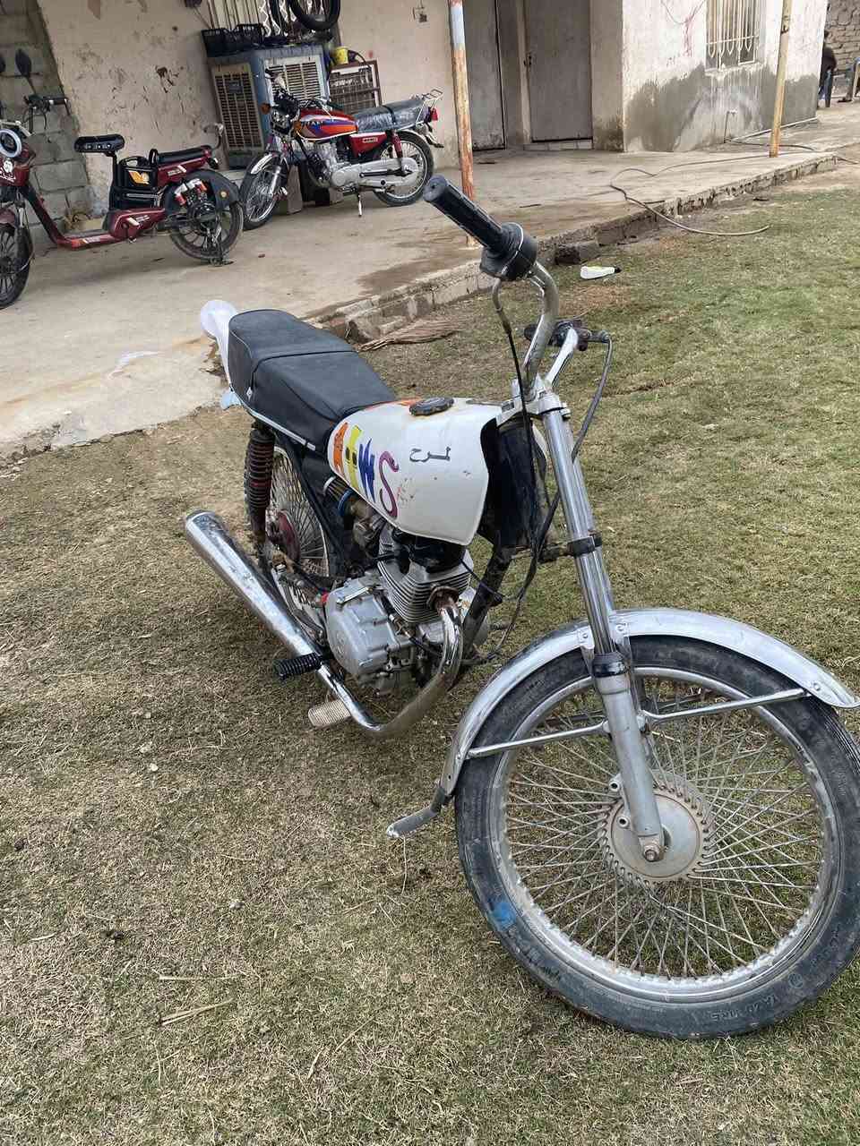 سلام عليكم دراجه تايكر للبيع موديل 17 دراجه خير من الله دراجه جانت متروكه كلك ما بيهه أوراق السعر 275 وبيهه مجال مكاني ديالى كنعان الستفسار ***********
