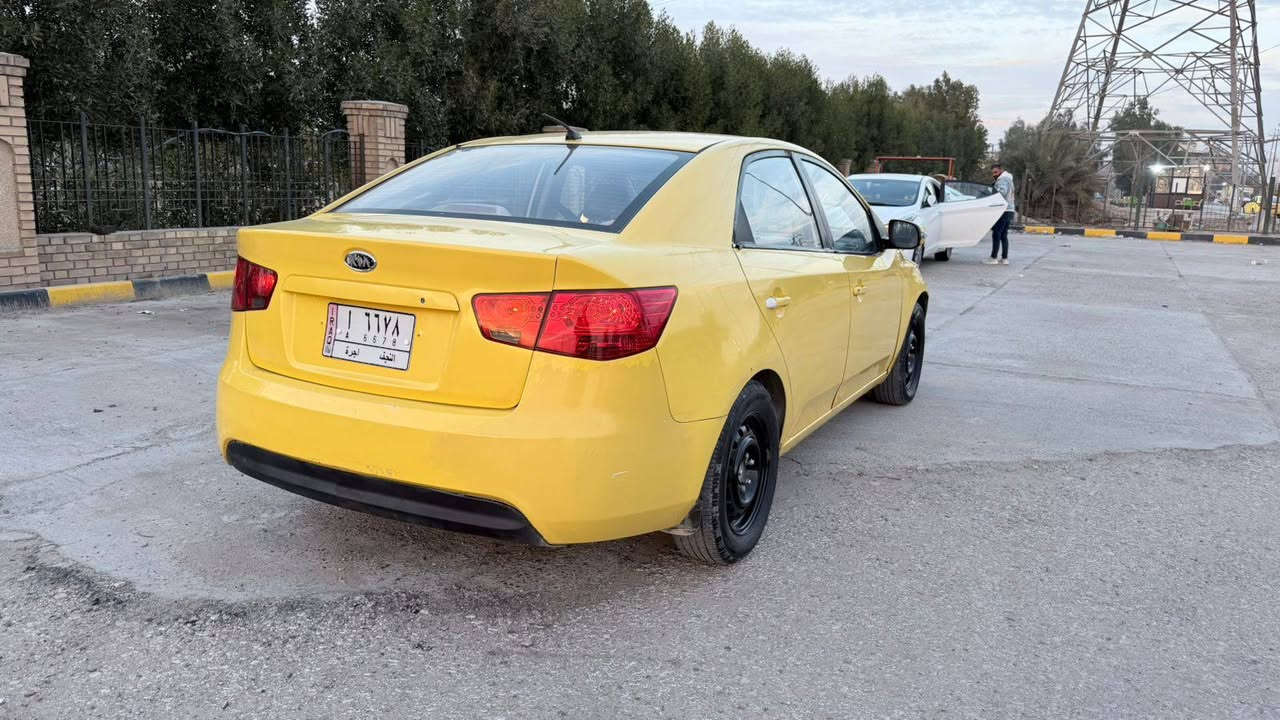 السلام عليكم سيراتو 2009خليجي  حداديه وكير ما صارله سبوع من بدلتهن تخم تاير باتري ماعيزه البرغي منضومت تبريد بنهايت الصيفيه سويته السياره كفاله من تبديل فقط بيه خياسات يردن تلكيط منضومت غاز بيه ام 60لتر  السياره بسمي وسنويته 28تنتهي السعر 78وبيه مجال بصيط كلش ***********
