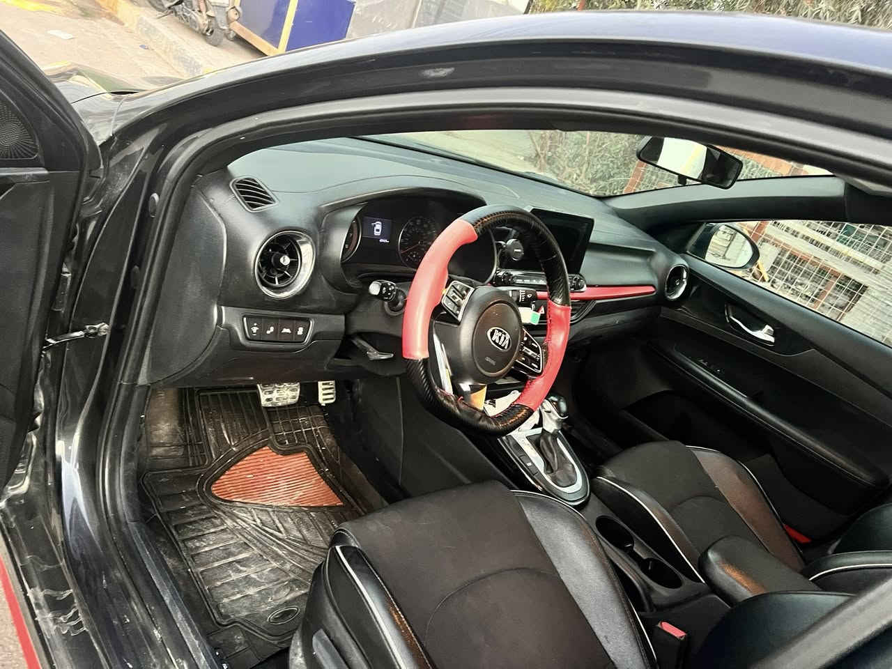 السلام عليكم كيه فورتي
مديل ٢٠٢٠ فولً مواصفات عدا الفتحه 

رقم أربيل تحويل ثاني يوم هزه ورقم جديد

السياره حادثها باب خلفي مبدلات بايتين السياره  كلش جديده 

السعر ١٤٥ وبيها مجال للطيبين اتصل وبيك خير ودلل 

***********
