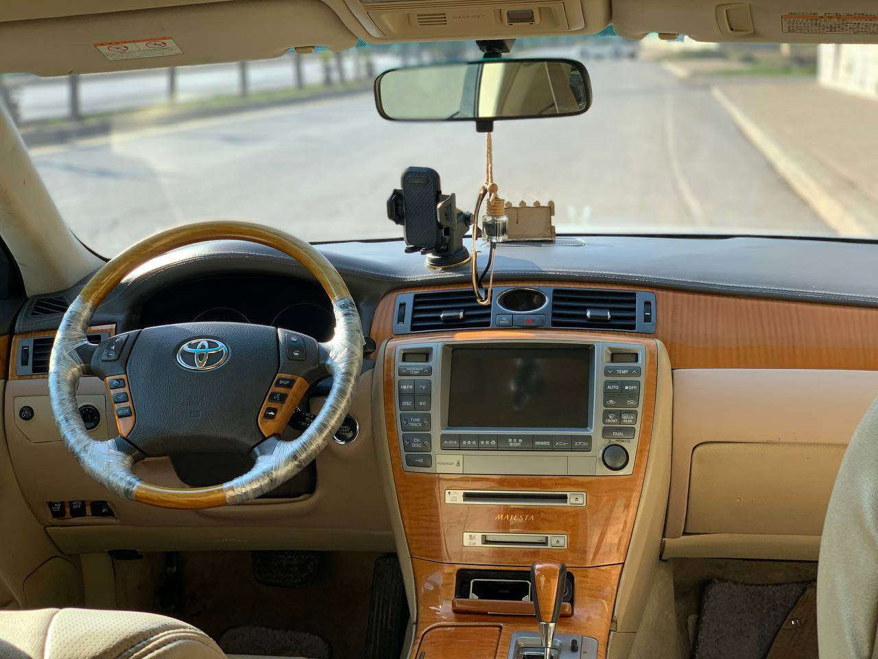 ماجستا مۆدیلی ٢٠١٠مانگی ١٠یە
٥دووگمەیە بێ سڵایدە
سەیارەکە مووسە ومەدەنی بەشەرت
گێر و مەکینە بەشەرتە
نرخی ٥٨ گەڵا
***********
شوێنی چوارقورنە رانية, السليمانية
