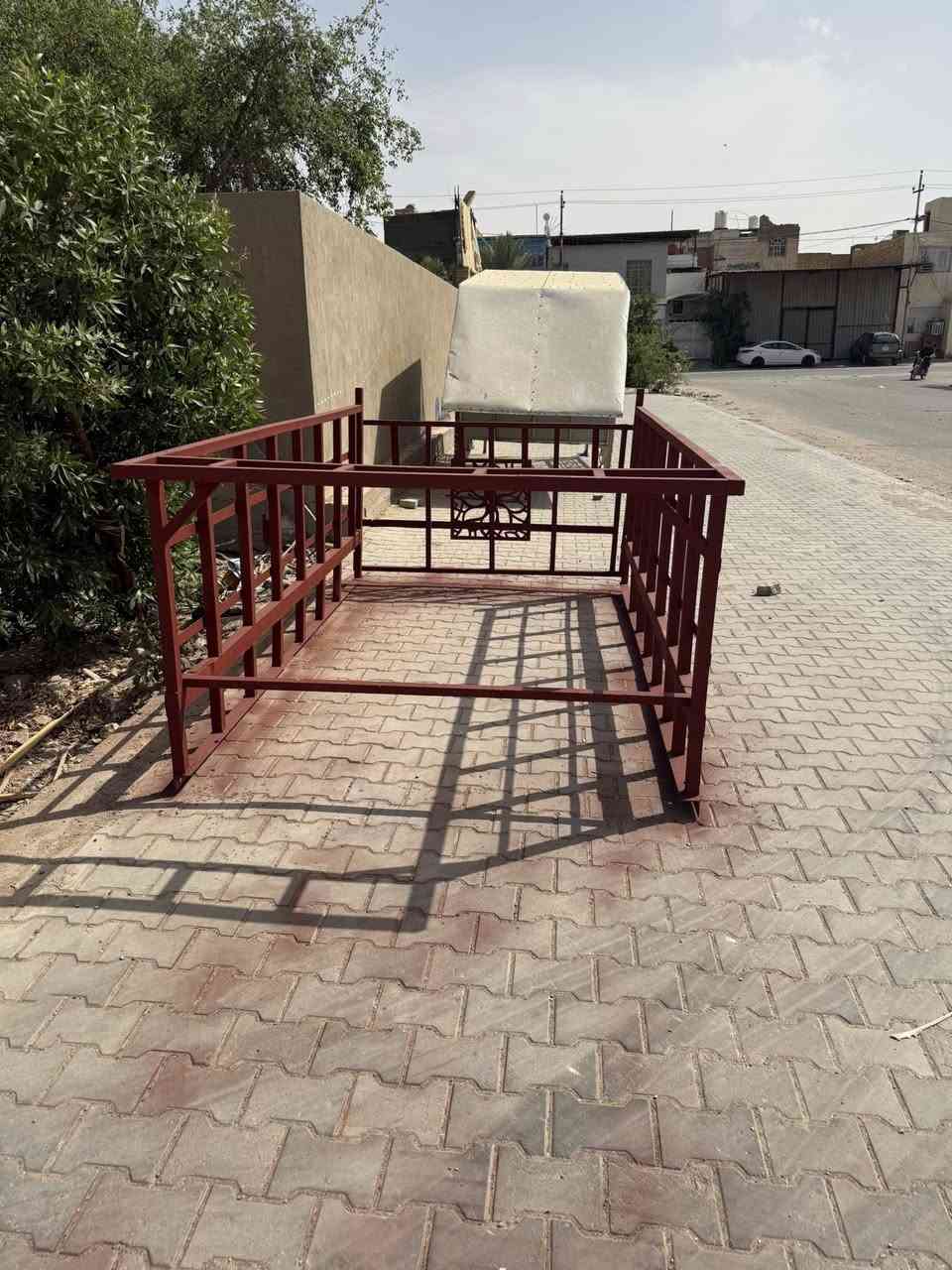 للبيع العدد 2مكان نجف سعر الواحد 250 رقم المبايل ***********
