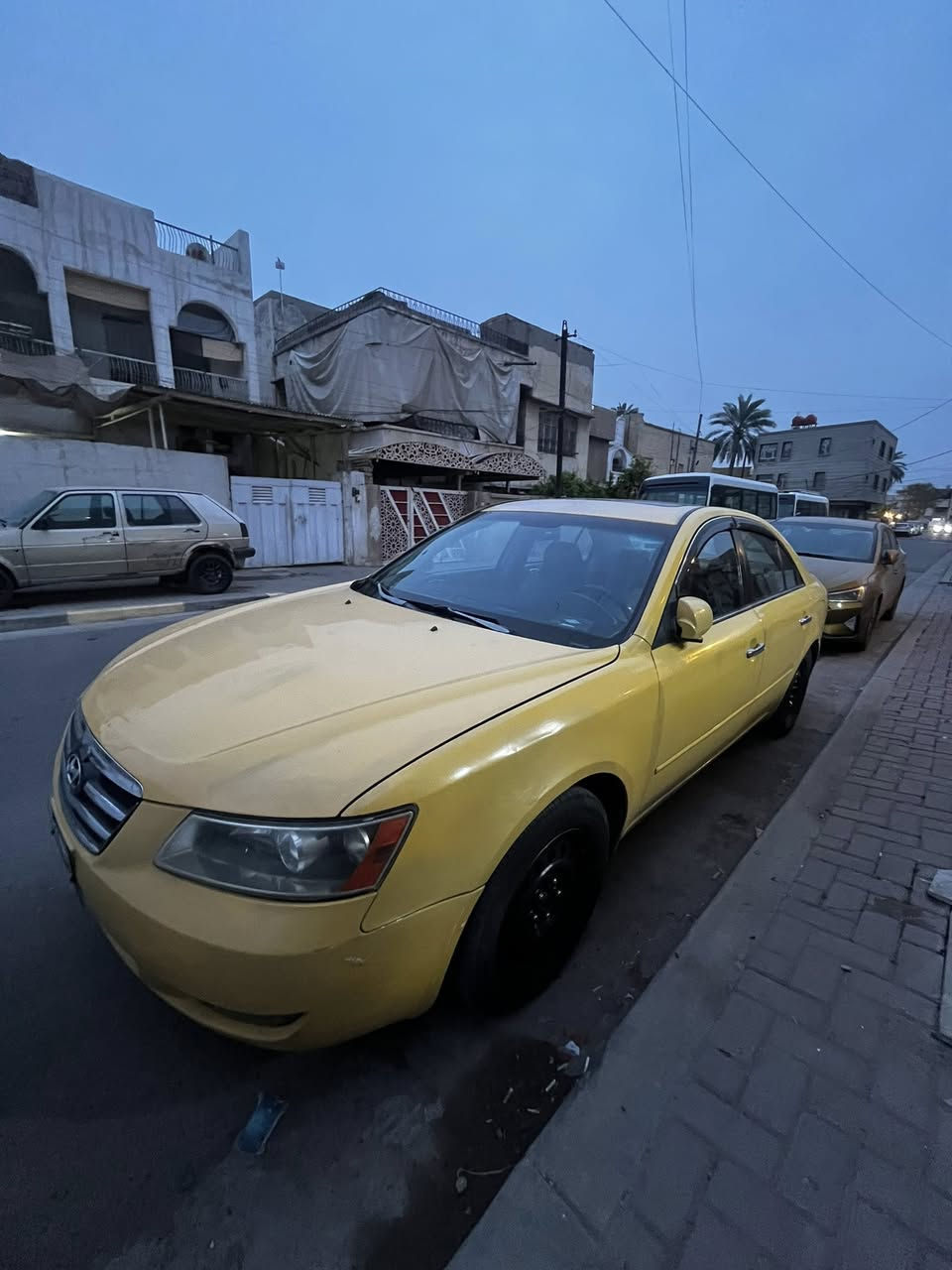 يالله السلام عليكم
سوناتا 2007 وارد امريكي 4 سلندر محرك 2400 المرغوب  السياره حلوه ومرتبه مال جناية  مكانها بغداد العطيفية الشراي يجي يشوفها ويشلع عيوني سعرها 85 
***********
