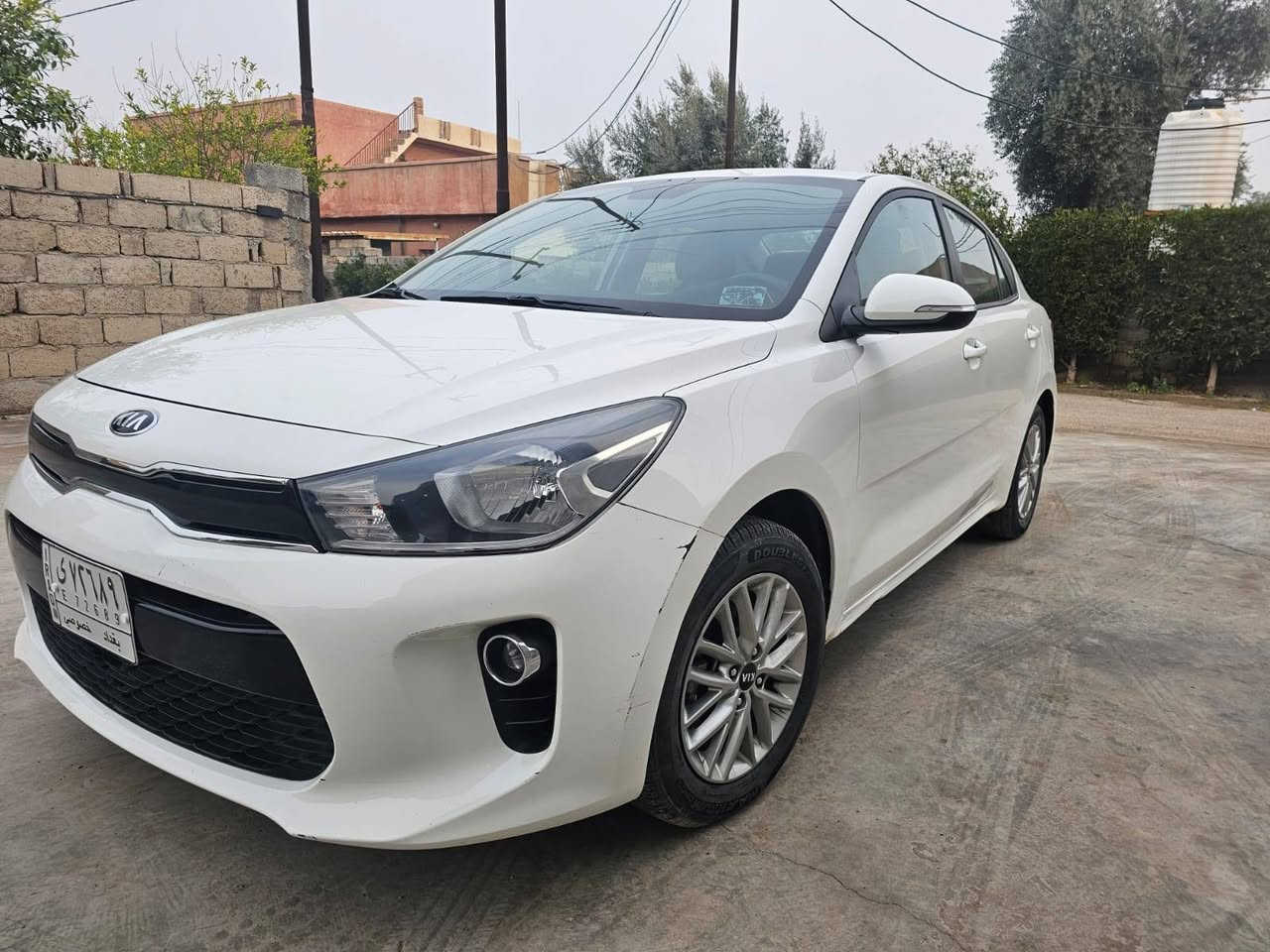 كيا ريو موديل 20 وارد خليجي ماشيه 71 بيها طخه بسيطه من جهة الراكب وبالجنطه مثل ما موضح بالصور ما معدلها 
السعر 120 وبيها مجال ***********
