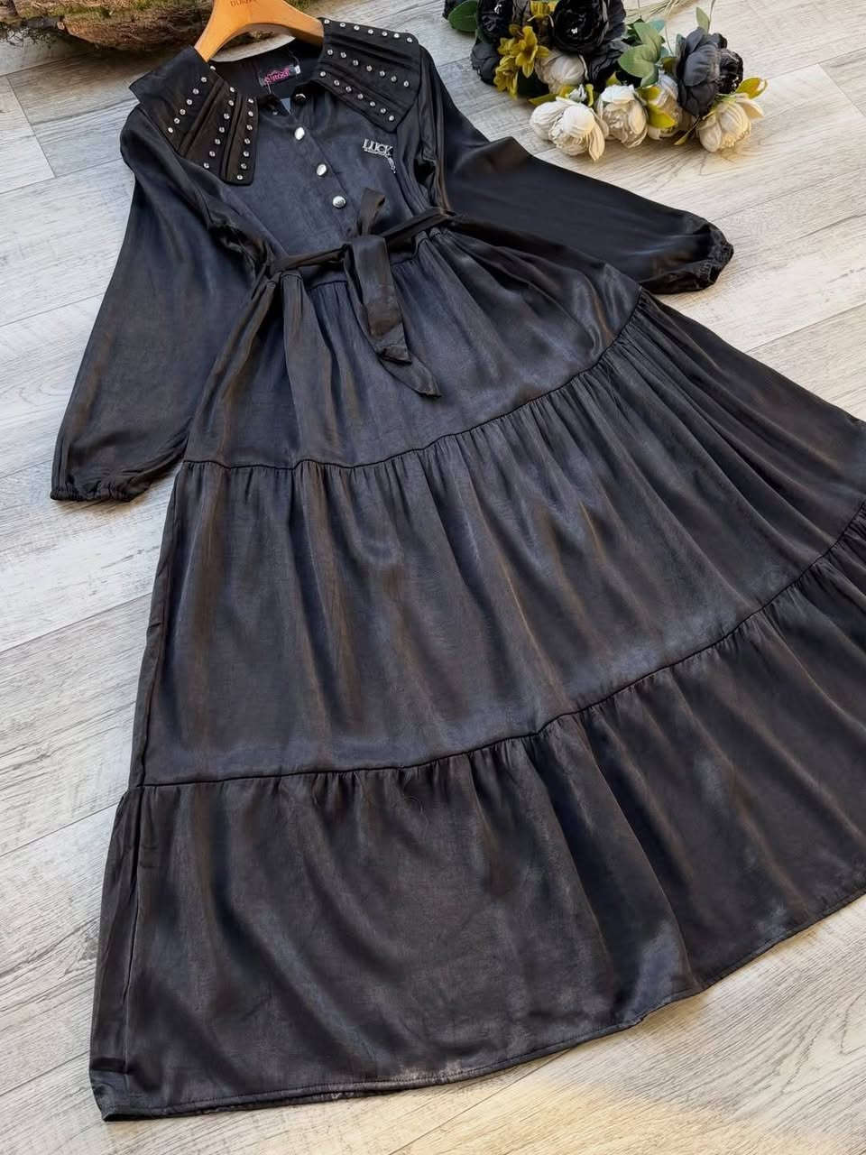 فستان نسائي طول كامل
السعر 18 الف فقطط
قميص نسائي طويل 14 الف فقط 
سوت نسائي طويل السعر 14 الف فقط
القياس 38/40/42/44/46 /48


**إذا كنت صاحب هذا الإعلان وتريد حذفه لأي سبب، رجاءا أرسل رسالة إلى الدعم الفني**