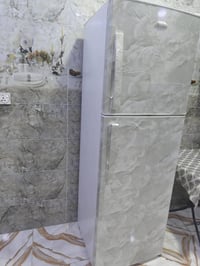 ثلاجة • للبيع • بيها مجال