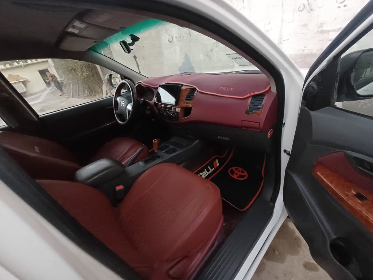 السلام وعليم سياره مديل ١٤ شاصي ١٩سياره جهزه من كلشي سعر١٩٥؟بيه مجال مكان سياره بغداد بسمي ***********
