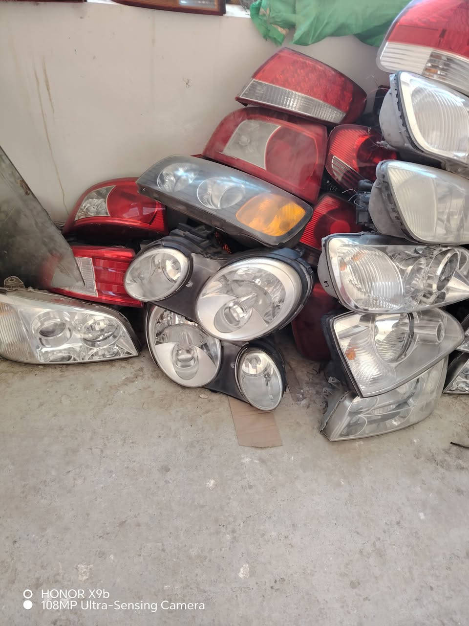 السلام عليكم. لايتات سوناته وفود
اوبرص
ساكيان
بكلايت
 سمتافيه
 كراند
لايت كراند


**إذا كنت صاحب هذا الإعلان وتريد حذفه لأي سبب، رجاءا أرسل رسالة إلى الدعم الفني**