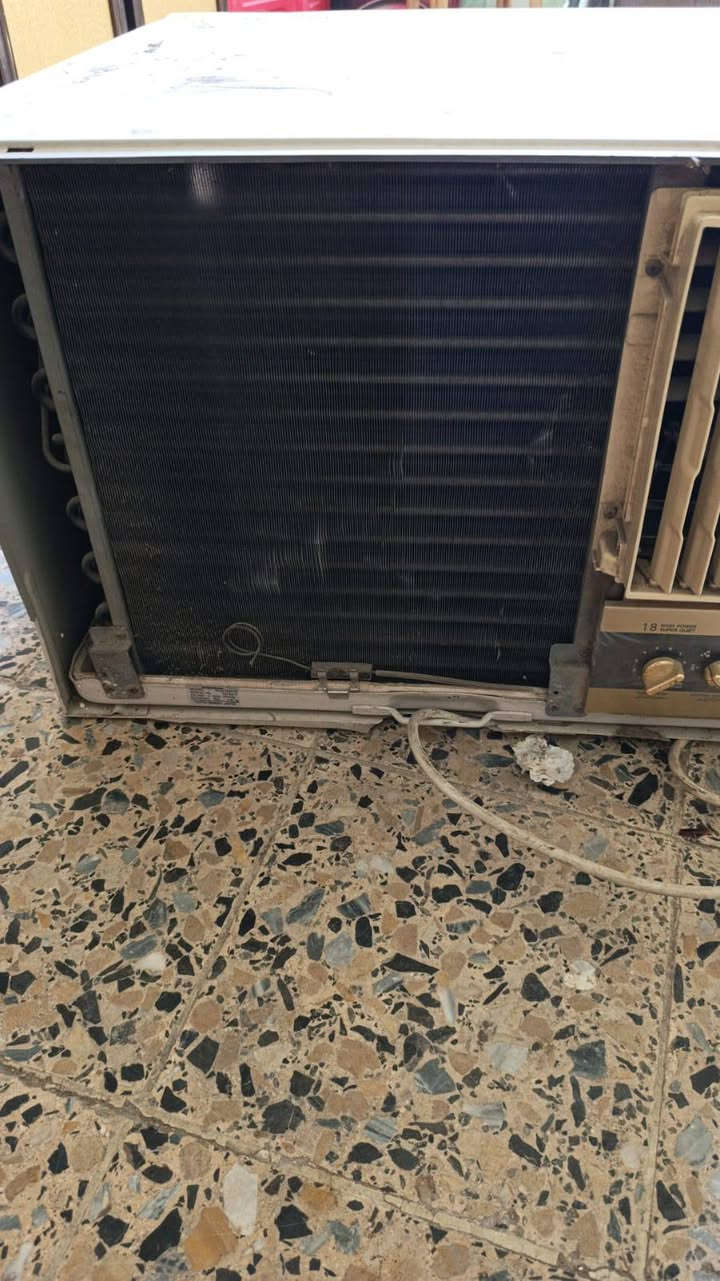 سلام عليكم مكيف جنرال جديد مثل ما موضح بالصورة السعر ٢٥٠ وبي مجال قليل العنوان بصرة الموفقية ***********
