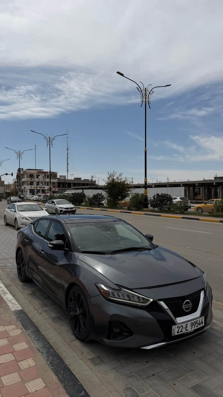 نيسان مكسيما 2022 

الكير يحتاج استبدال او تجفيت يكلف مكسموم 1.500$ 
حالياً السيارة تمشي نمرة وحدة .. 

فول مواصفات الفئة SR 
تحكم ستيرن - شفترات كير ستيرن - ستيرن تدفئة - كشنات تدفئة تبريد - كشنات تحكم كهرباء - تحدير خروج من المسار - محافظة ع المسار - شاشة ابل كار بلاي ، اندرويد اوتو - قطعتين تبريد - مودات قيادة سبورت ونورمل - تراكشن كنترول … عليها شوتة رياضية ، air intake  
وبعد بيها مواصفات ما اتذكرهم 

السيارة حادثها جاملغ راكب وبنيد فقط 
ومصبوغة حزام توحيد لون بدون معجون وبارد باقي القطع 
ايرباك دركة ستيرن طاك وراجع ستتم وطافي كلوب الايرباك 

السيارة امانة نظيفة وحلوة 
هزة وسنوية جديدة السيارة بأسمي تحويل ثاني يوم

السعر 125 ورقة بيها مجال بسيط
مكان السيارة كربلاء - التعاون 
*********** موجود واتس اب كربلاء, العراق
