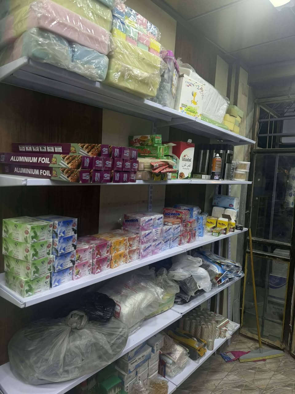 للسكائر 🚬 - والكرتات - وسفري بانواعها 🍽️
- فحم - كلينكس 🧻- اكياس بانواعه 🛍️

توصيل متوفر مجاني داخل الحريه الاولى - والثانيه - والثالثه :
تواصل على رقم -*********** واتس اب او اتصال
